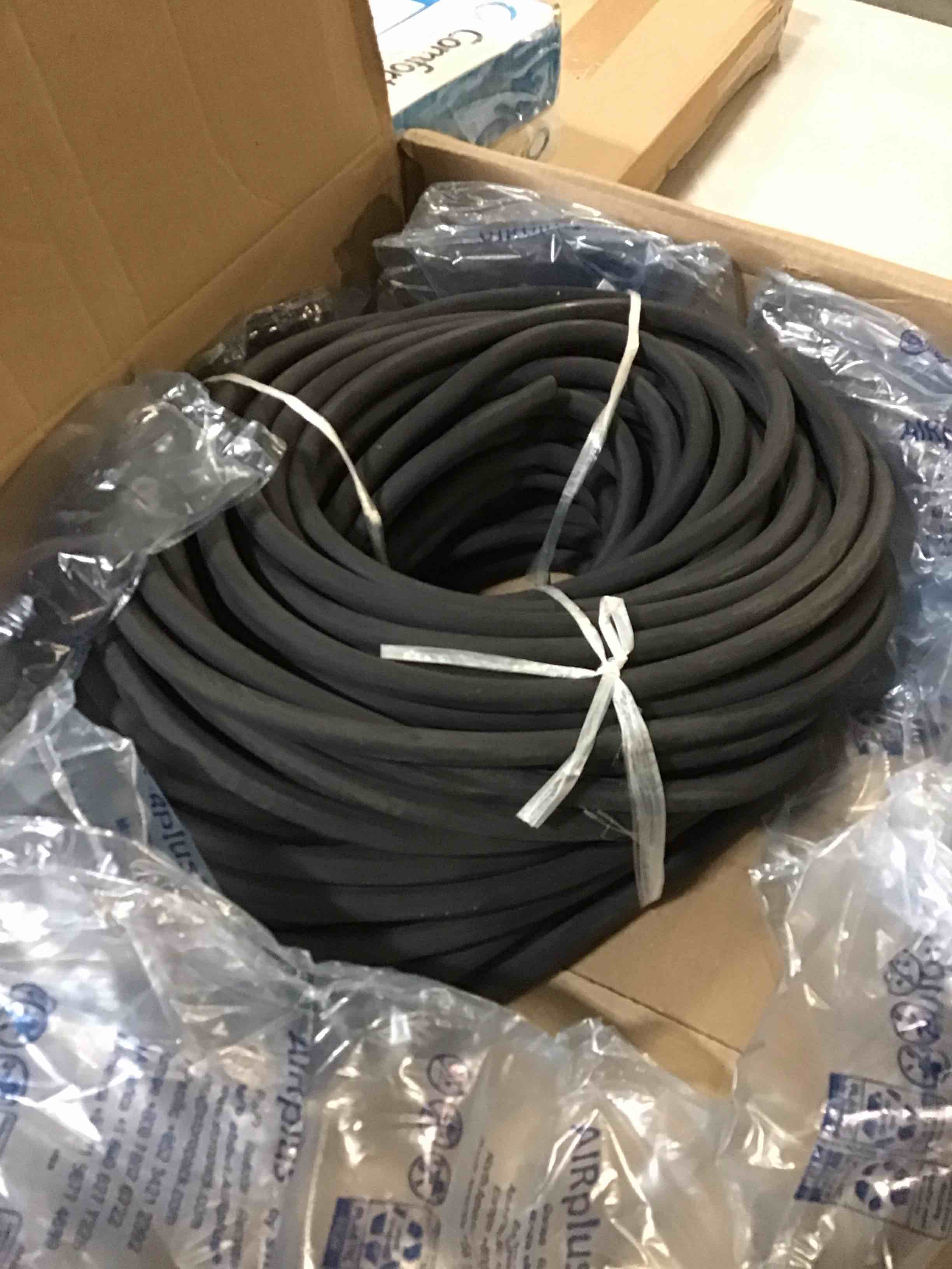 https://s3.amazonaws.com/lotting-images-prod/bidfta/RED5562818_1701373250935.jpeg
