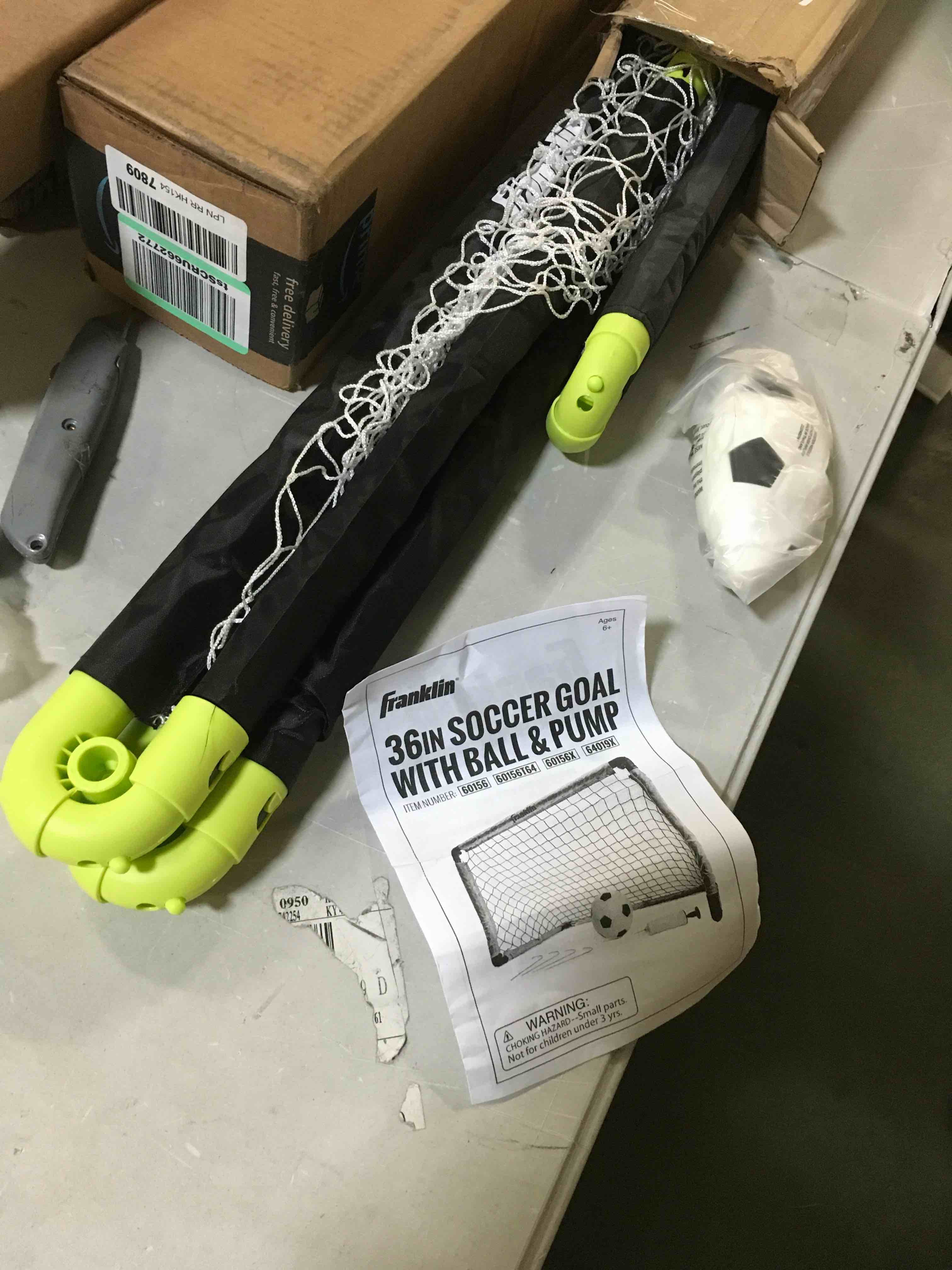 https://s3.amazonaws.com/lotting-images-prod/bidfta/RED5562870_1701440614911.jpeg