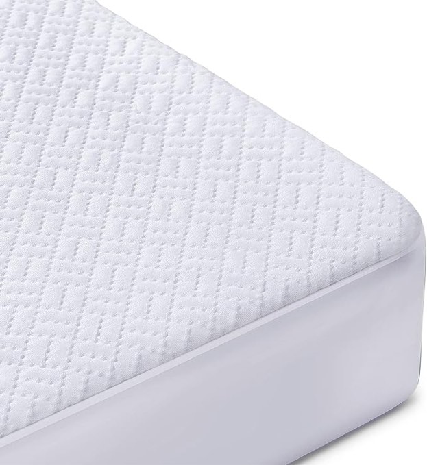 Hanherry 100% Waterproof Mattress Protector Queen Size, Bamboo Mattress Cover 3D Air Fabric Cooling Mattress Pad Cover Smooth Soft Breathable Noiseless Washable, 8''-21'' Deep Pocket