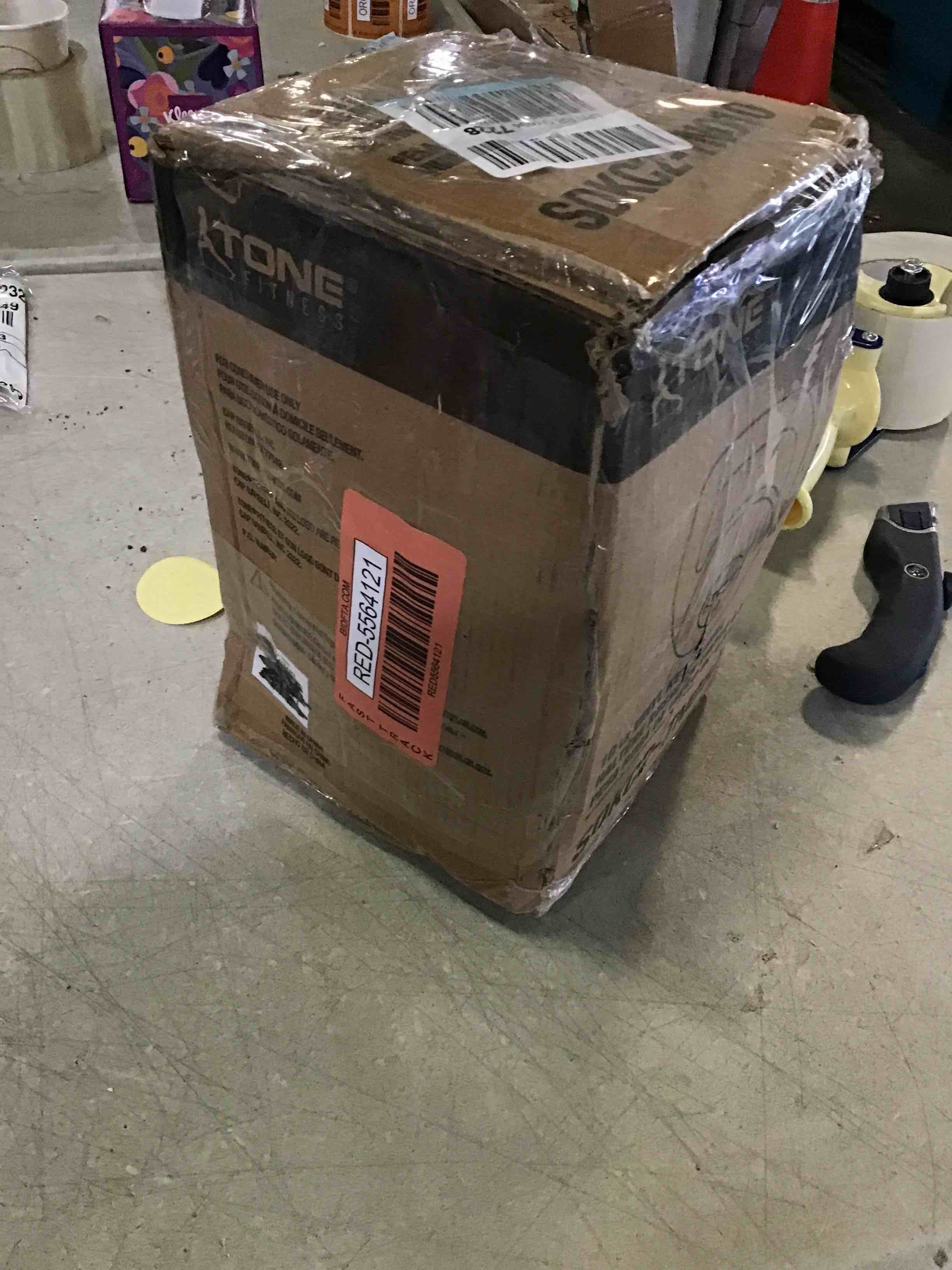https://s3.amazonaws.com/lotting-images-prod/bidfta/RED5564121_1698170125324.jpeg