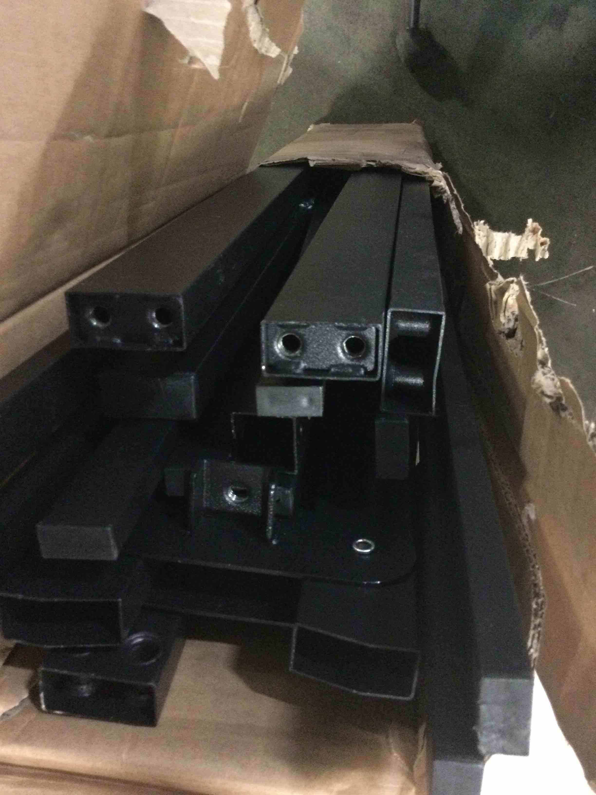 https://s3.amazonaws.com/lotting-images-prod/bidfta/RED5564235_1698244165749.jpeg