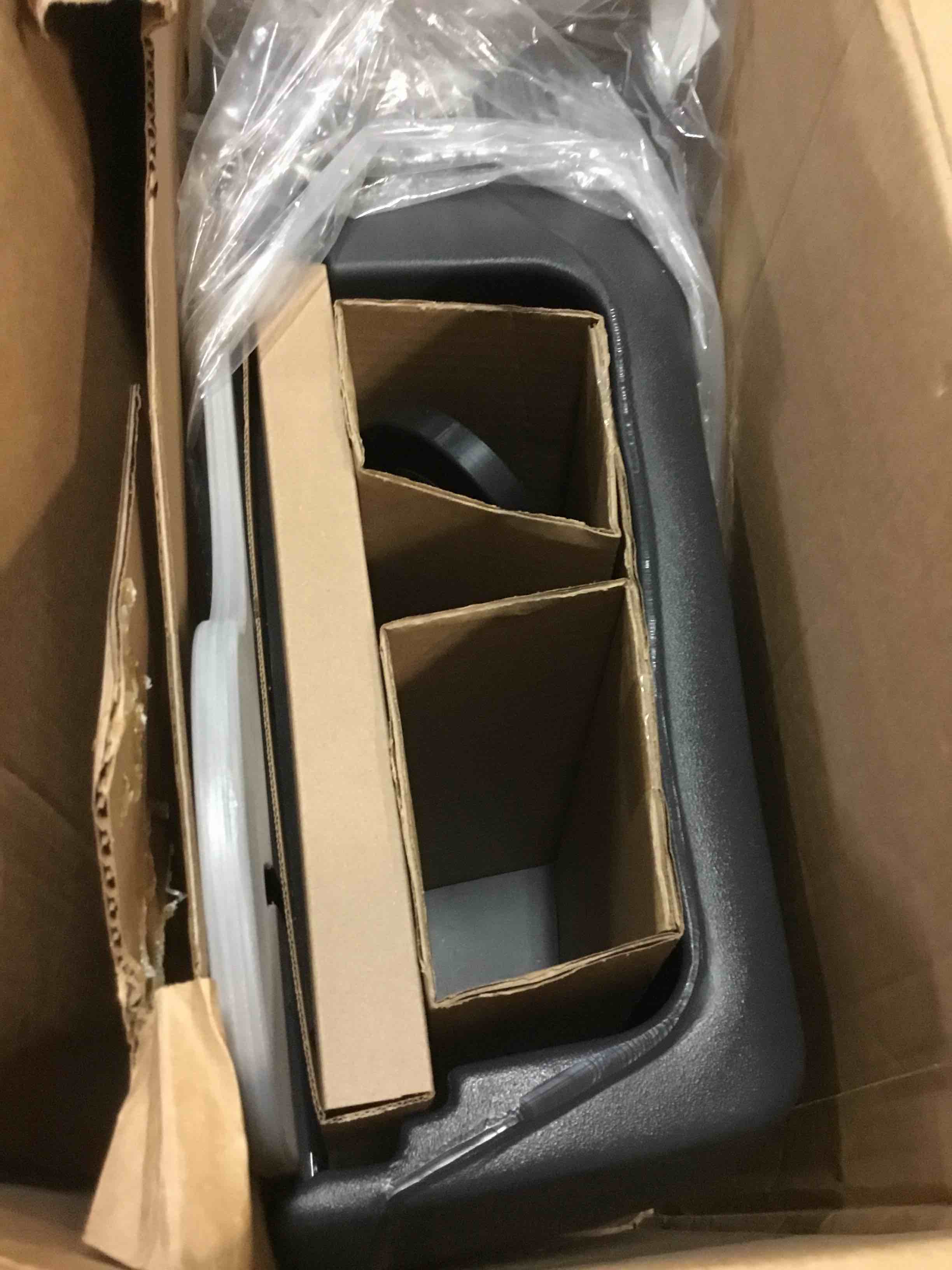 https://s3.amazonaws.com/lotting-images-prod/bidfta/RED5564614_1698410556615.jpeg