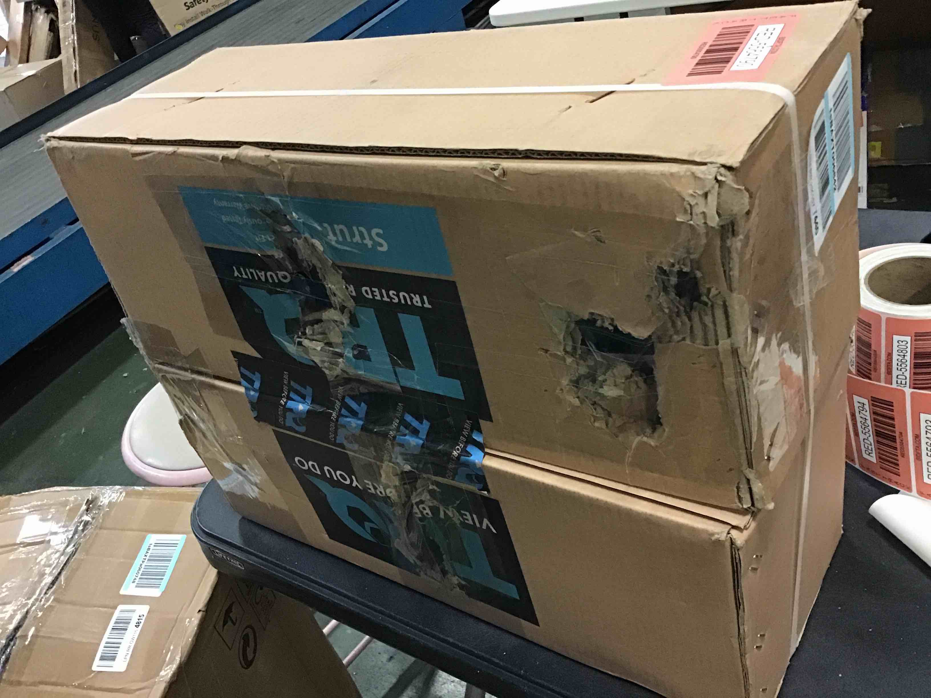 https://s3.amazonaws.com/lotting-images-prod/bidfta/RED5564790_1698682625331.jpeg
