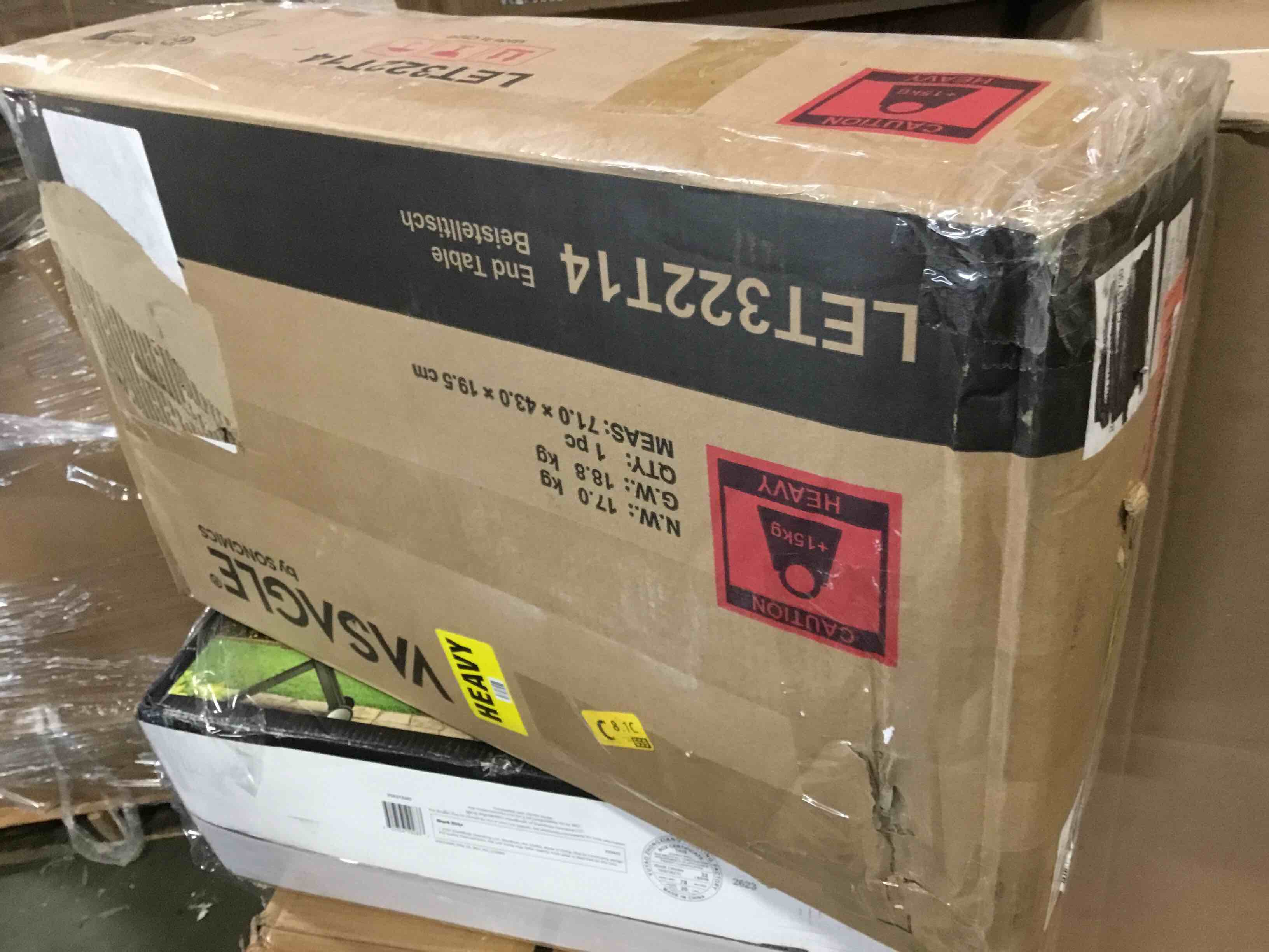 https://s3.amazonaws.com/lotting-images-prod/bidfta/RED5565209_1698930410115.jpeg