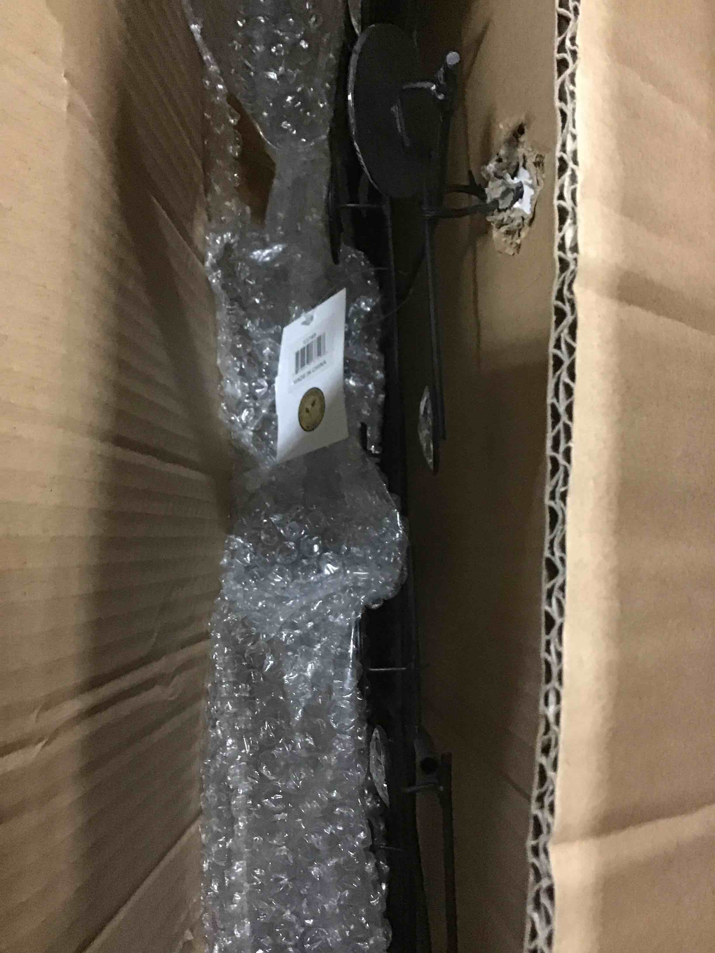 https://s3.amazonaws.com/lotting-images-prod/bidfta/RED5565977_1698326543864.jpeg