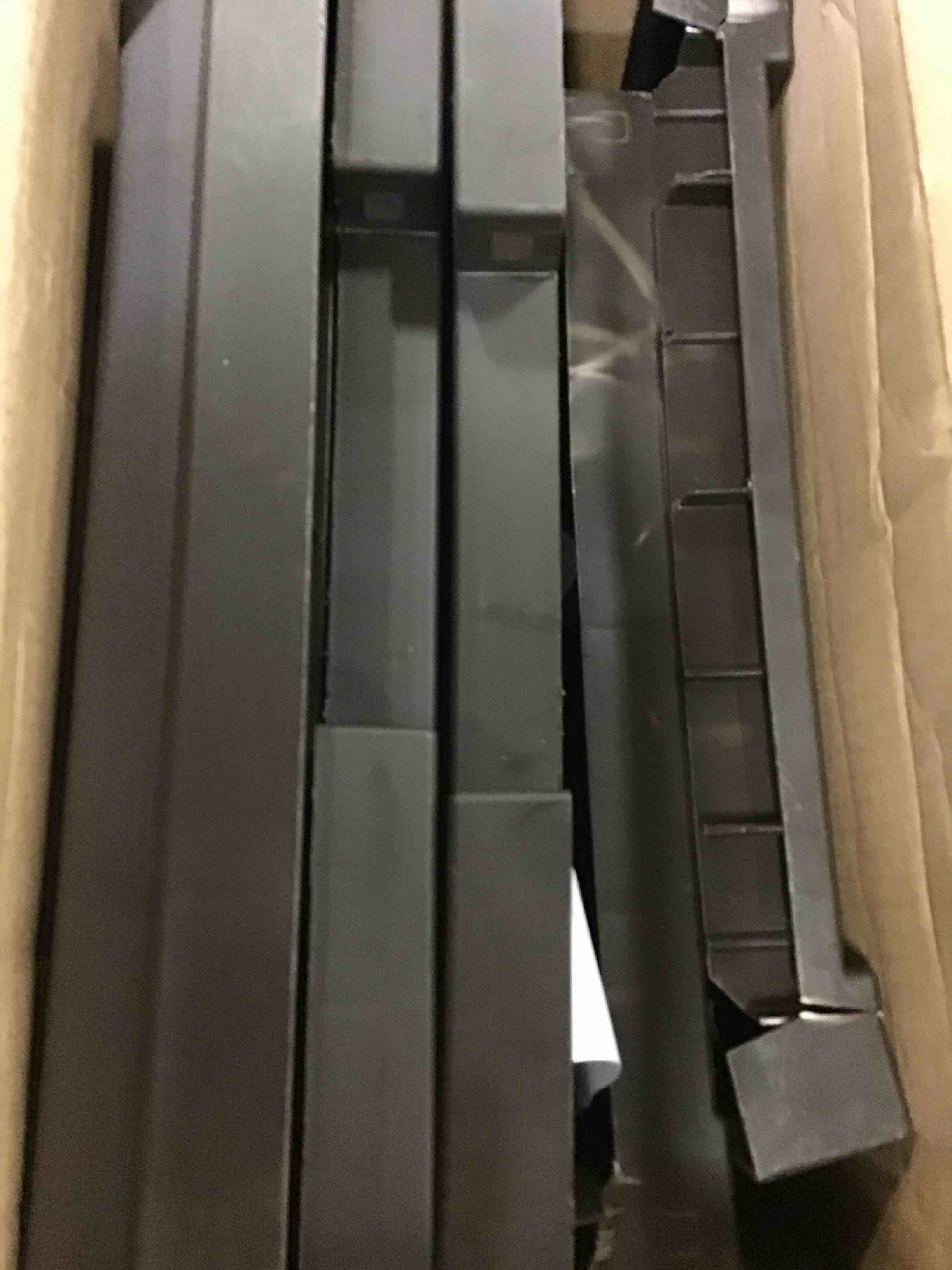 https://s3.amazonaws.com/lotting-images-prod/bidfta/RED5566198_1698427735928.jpeg