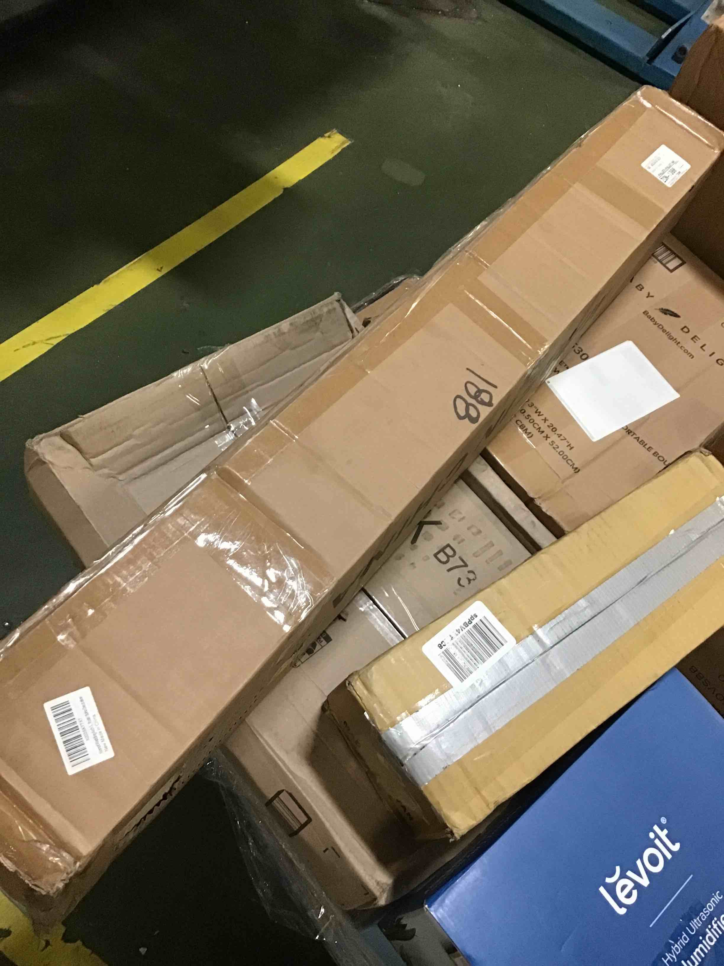 https://s3.amazonaws.com/lotting-images-prod/bidfta/RED5566980_1698074677279.jpeg