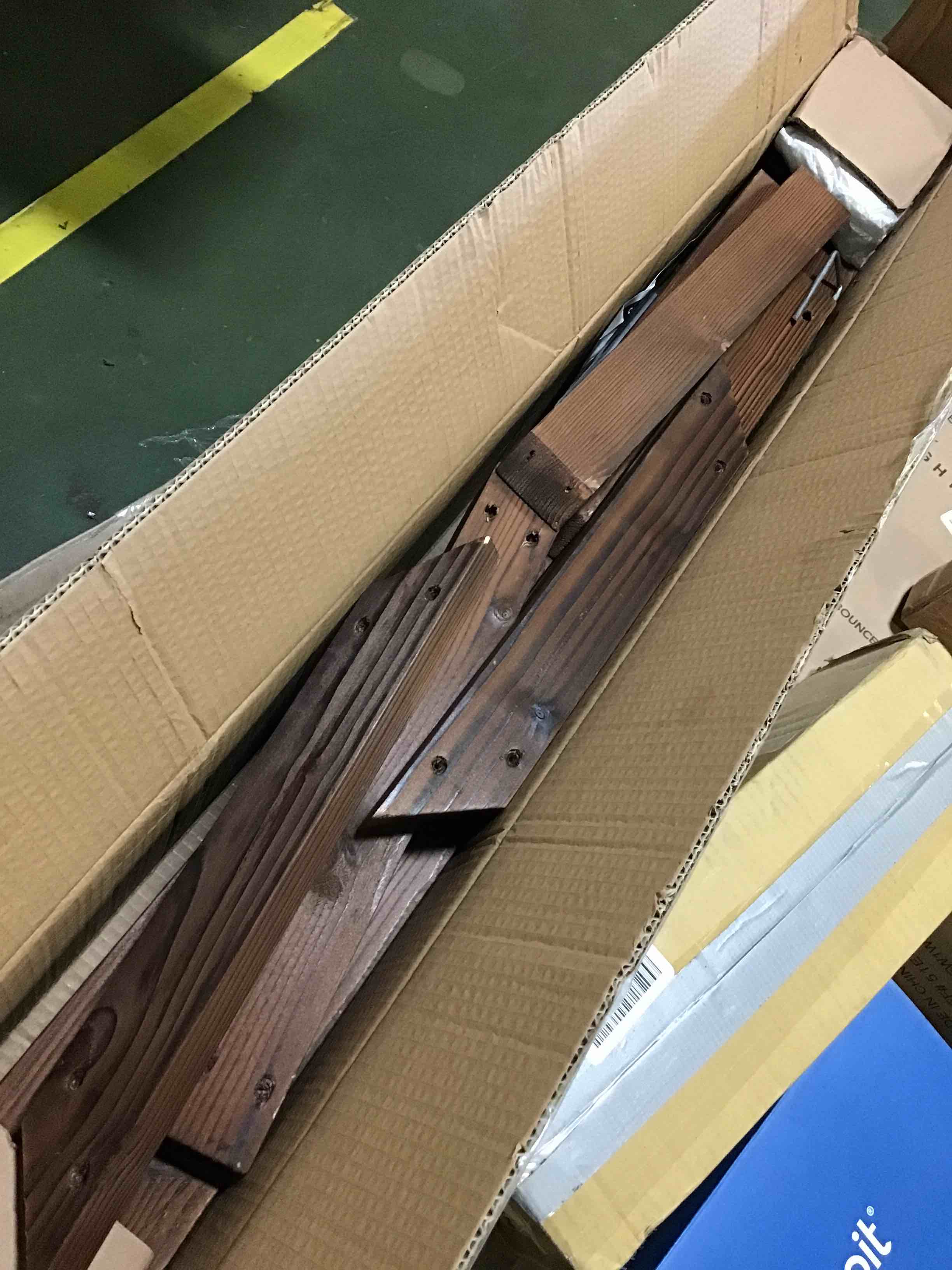 https://s3.amazonaws.com/lotting-images-prod/bidfta/RED5566980_1698074726491.jpeg