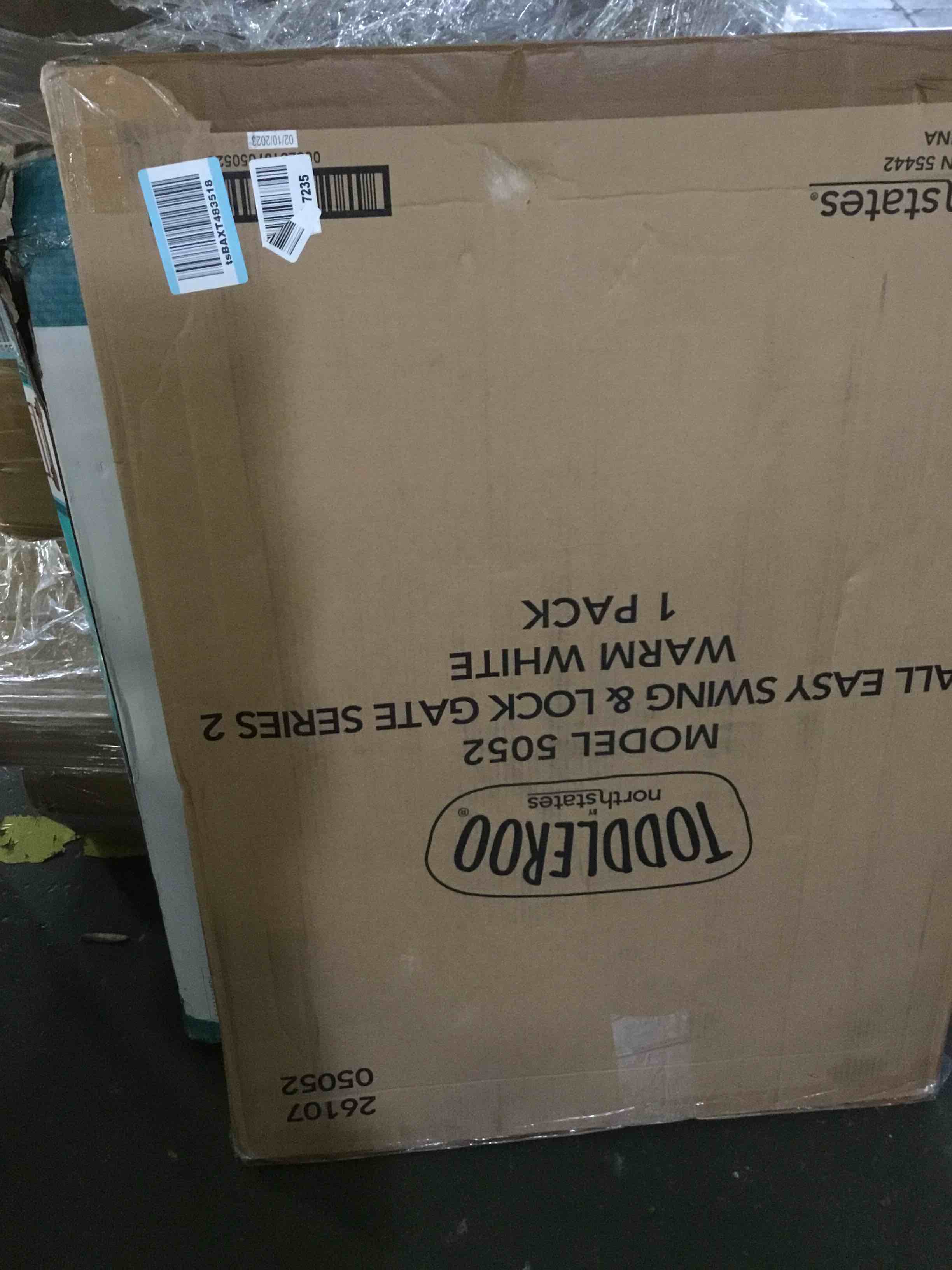 https://s3.amazonaws.com/lotting-images-prod/bidfta/RED5567363_1698338305929.jpeg