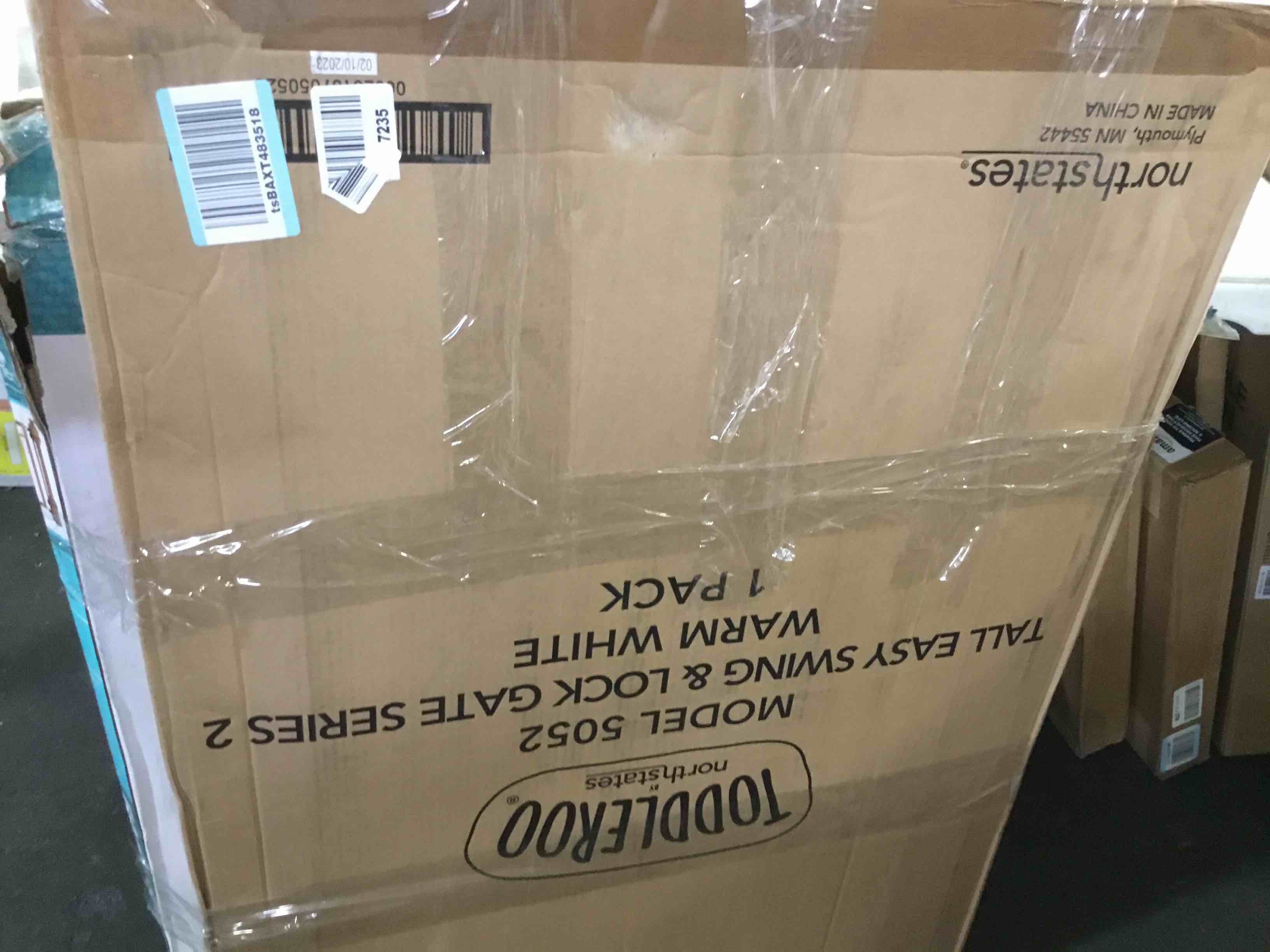 https://s3.amazonaws.com/lotting-images-prod/bidfta/RED5567363_1698340470939.jpeg