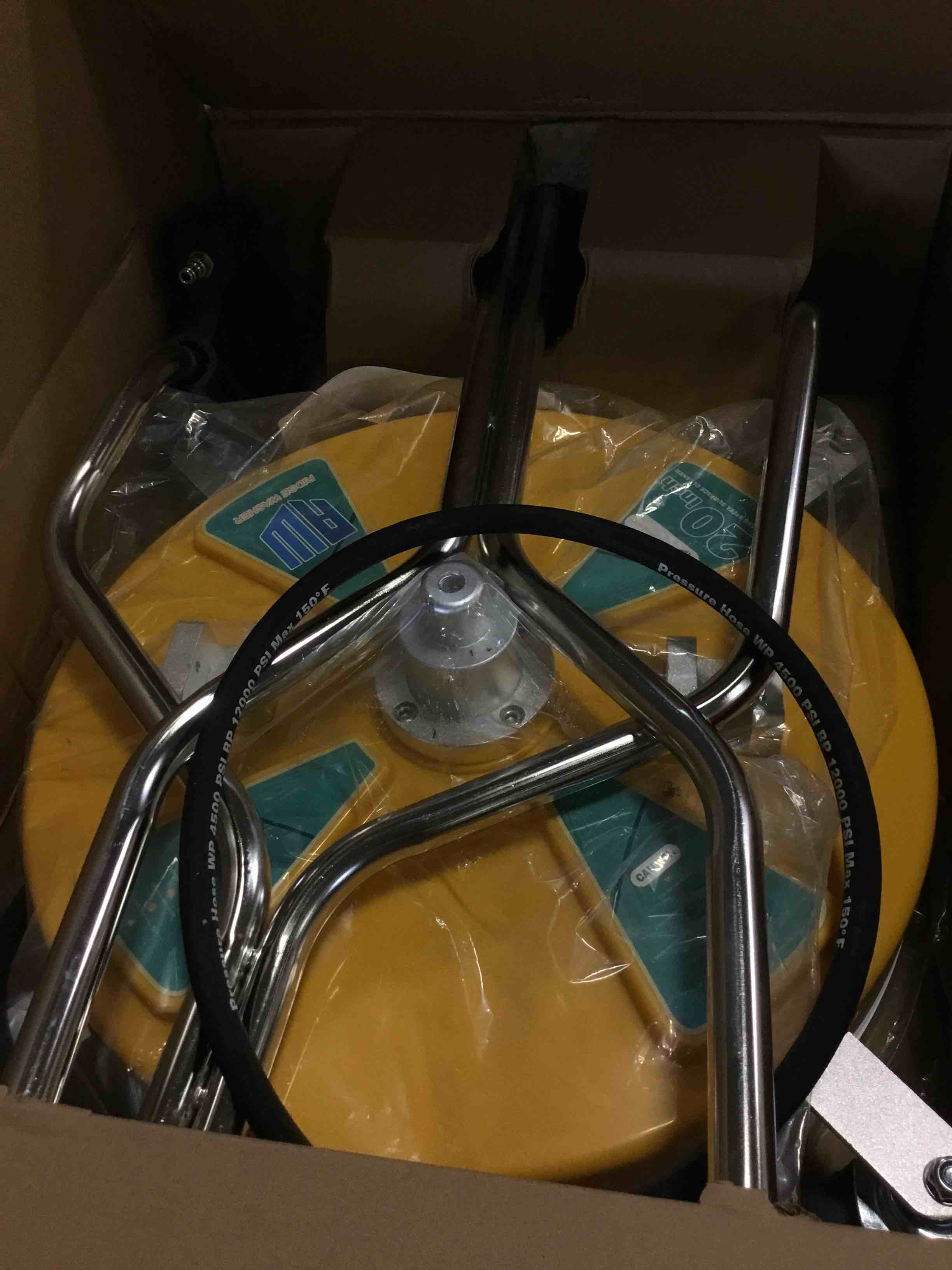 https://s3.amazonaws.com/lotting-images-prod/bidfta/RED5567720_1698759414005.jpeg
