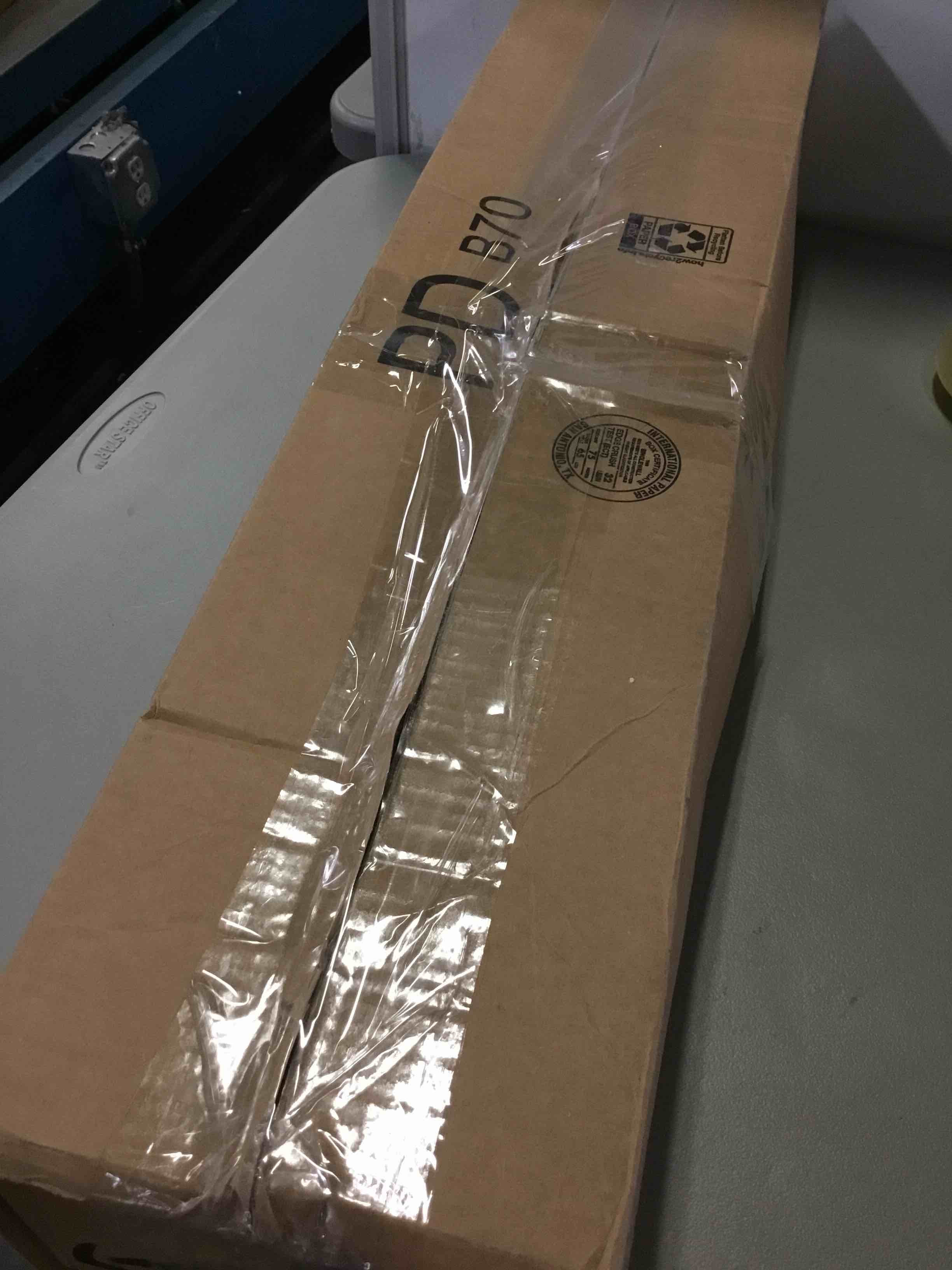 https://s3.amazonaws.com/lotting-images-prod/bidfta/RED5567927_1698849202366.jpeg