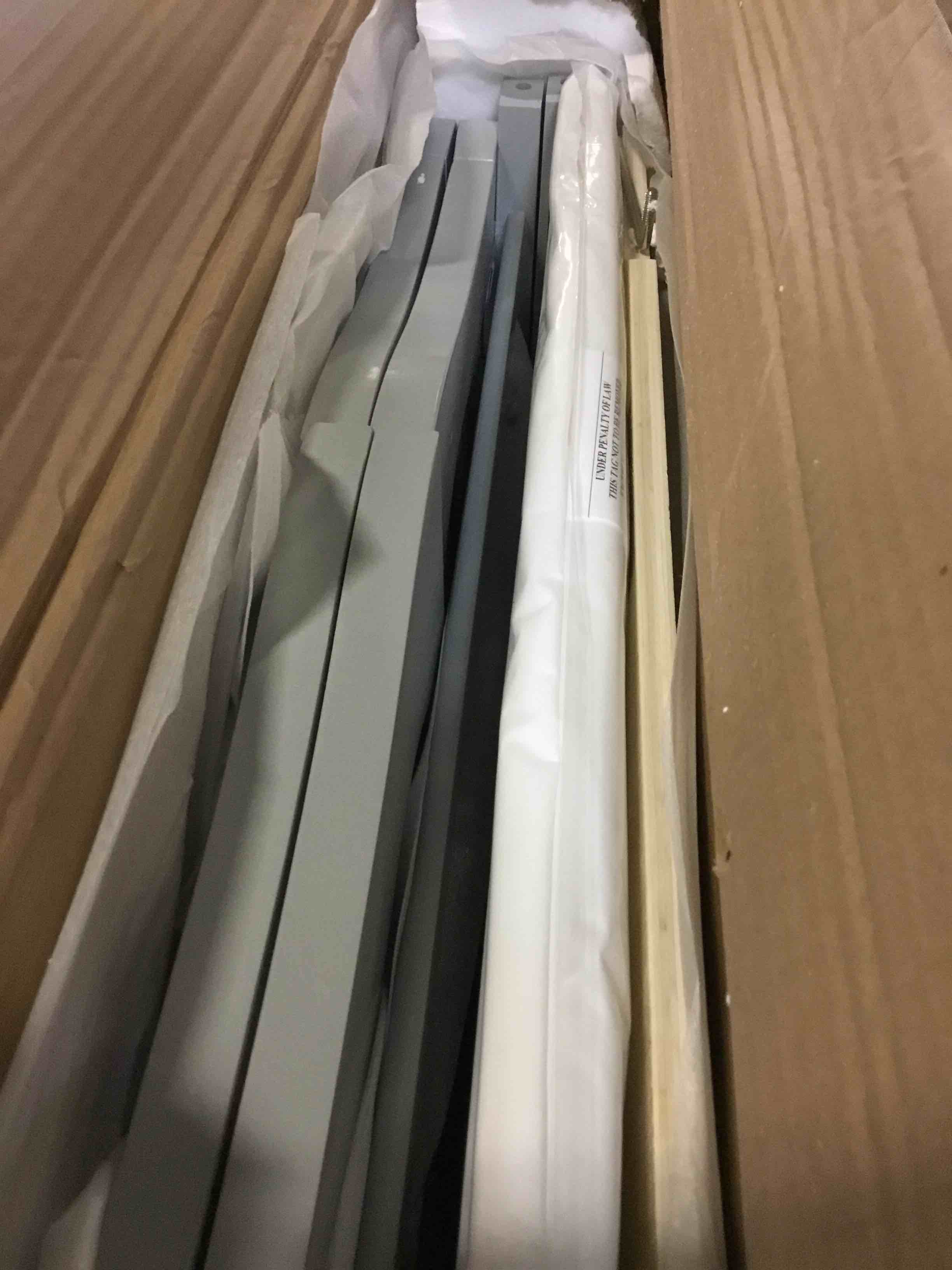 https://s3.amazonaws.com/lotting-images-prod/bidfta/RED5567966_1698856576619.jpeg