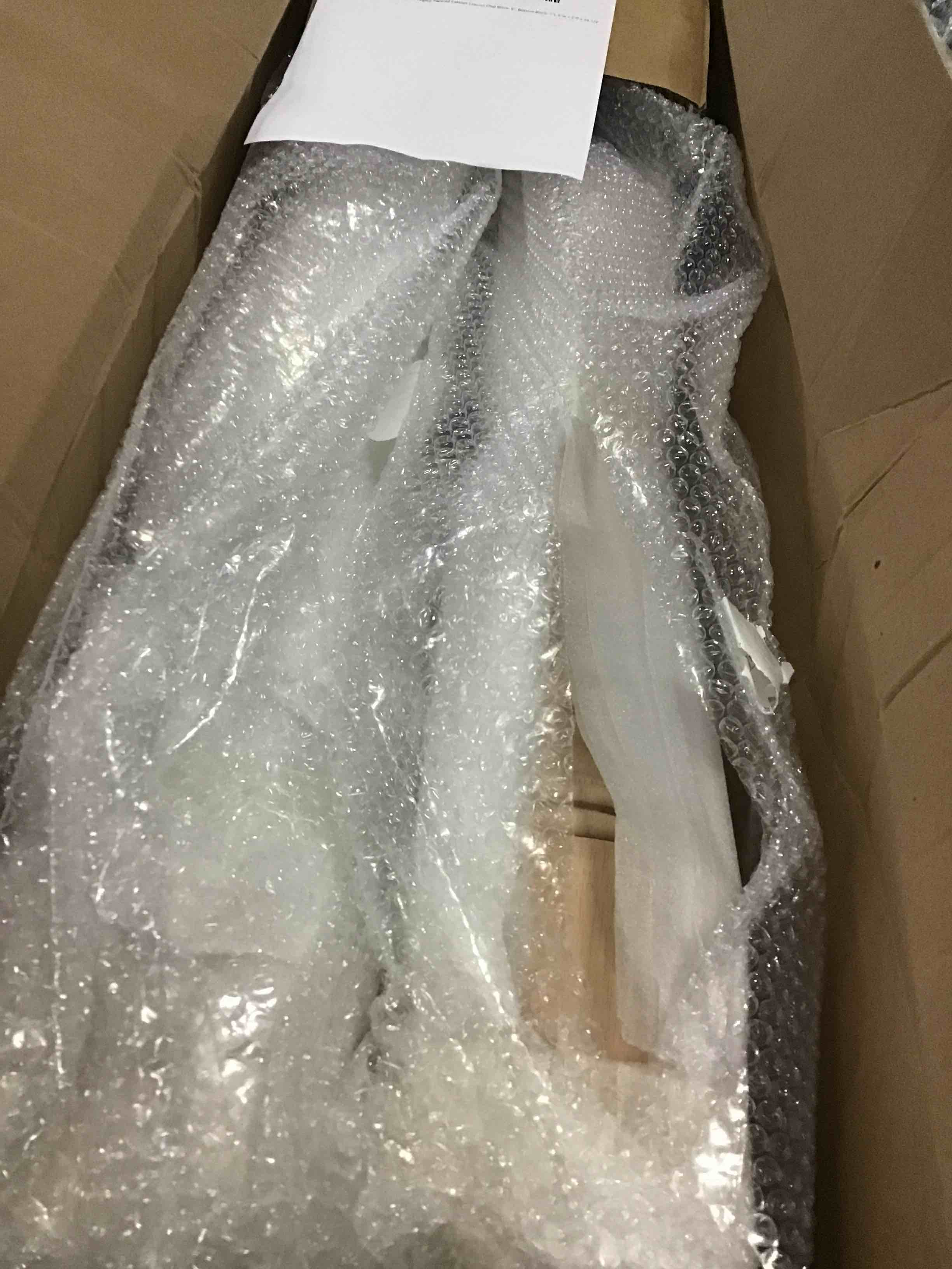 https://s3.amazonaws.com/lotting-images-prod/bidfta/RED5568576_1698152285662.jpeg