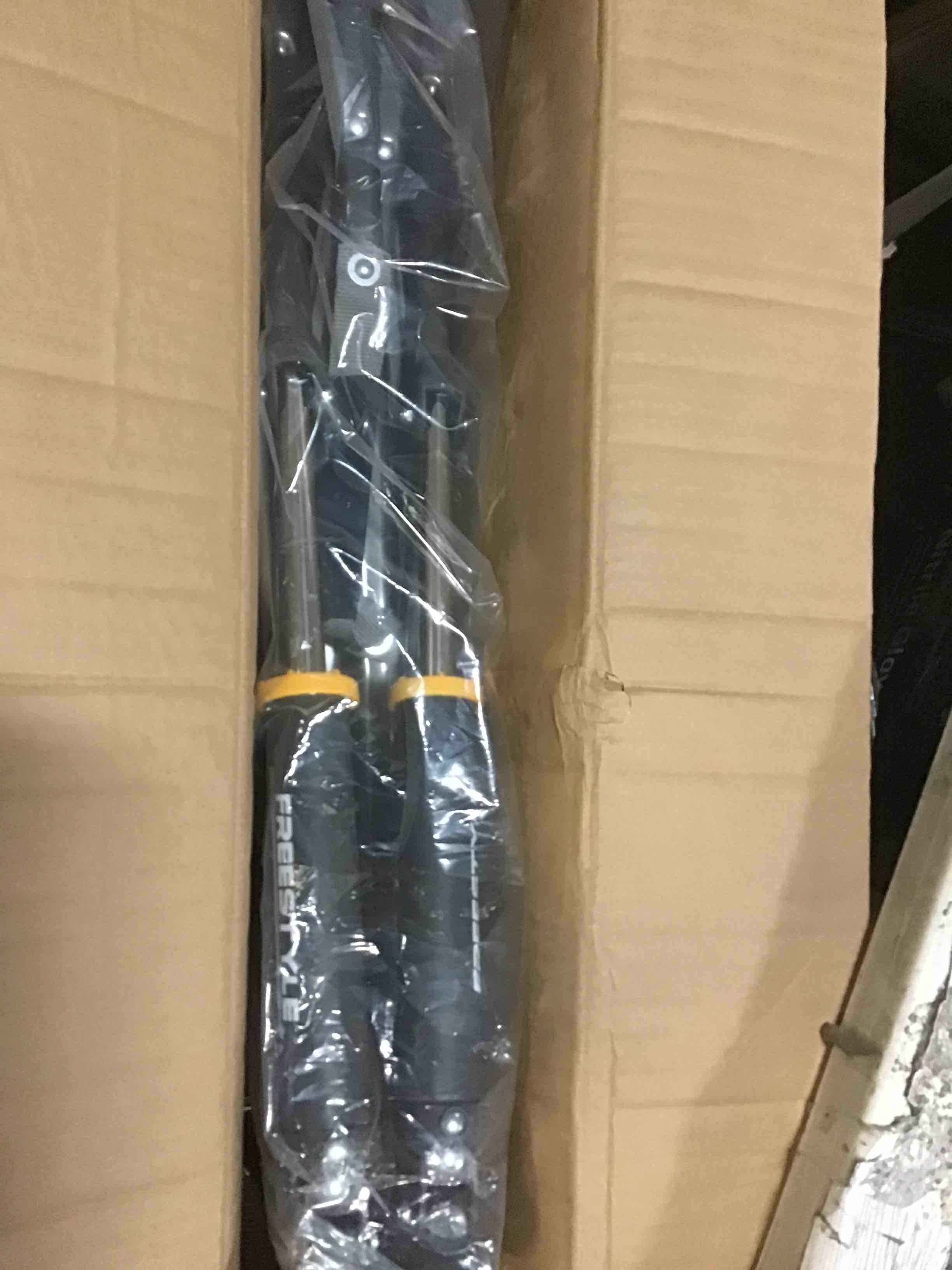 https://s3.amazonaws.com/lotting-images-prod/bidfta/RED5569488_1698783731434.jpeg
