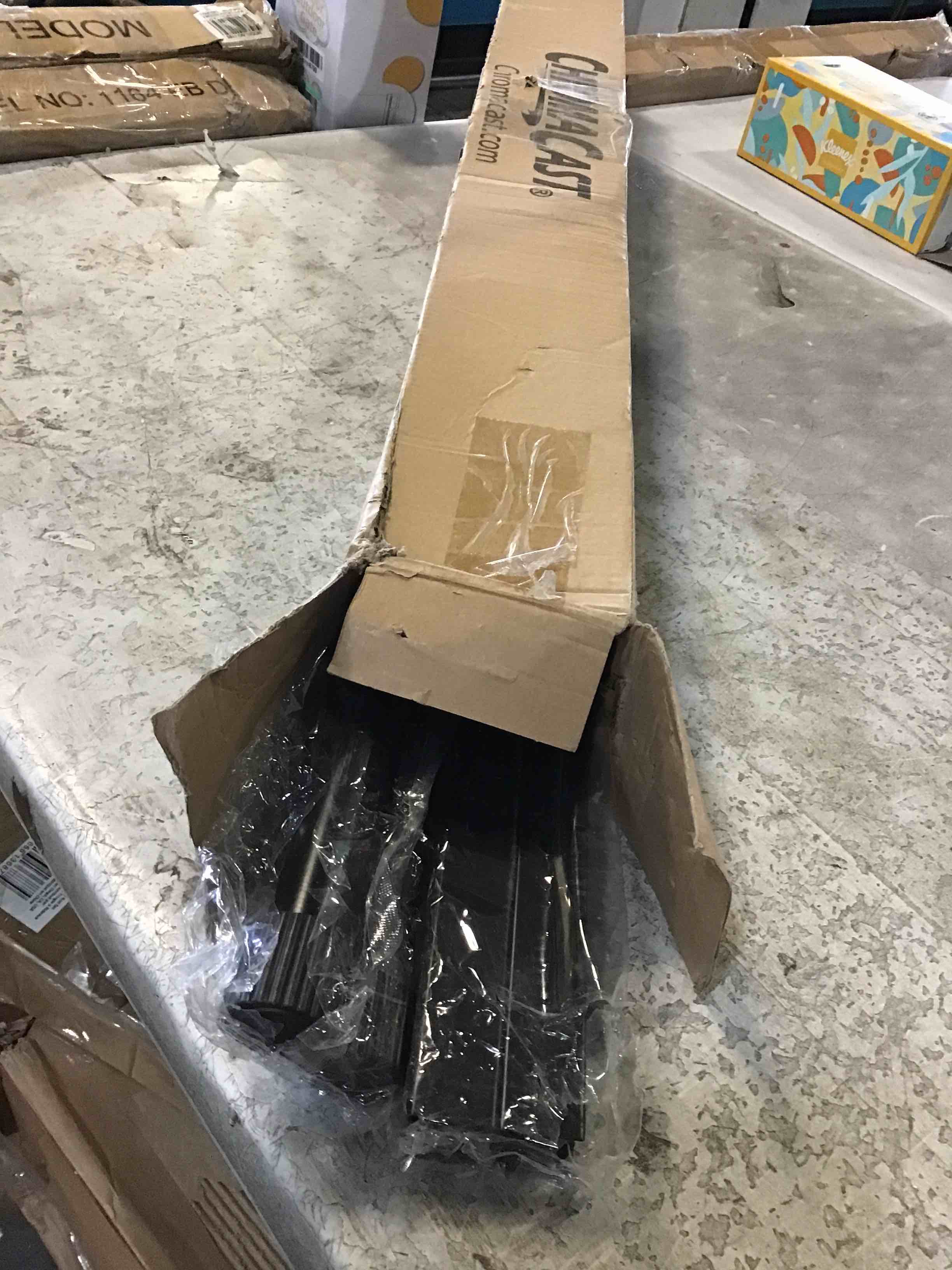 https://s3.amazonaws.com/lotting-images-prod/bidfta/RED5569588_1698859175786.jpeg