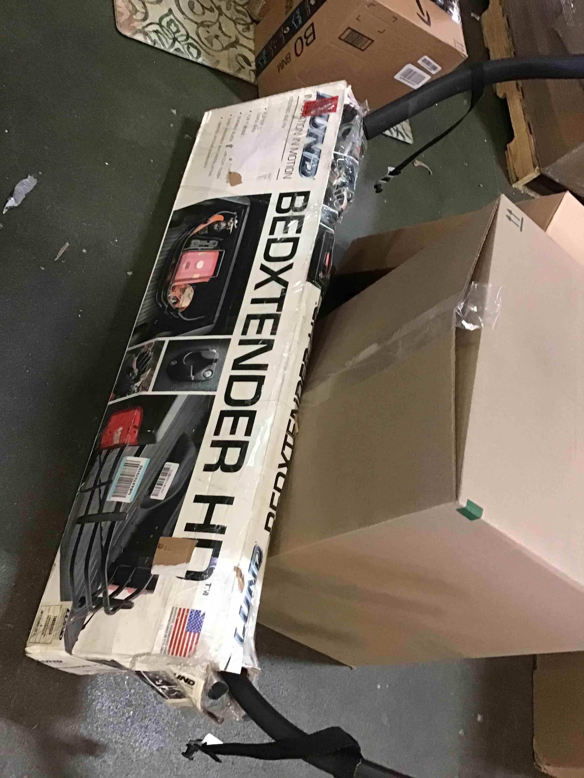 https://s3.amazonaws.com/lotting-images-prod/bidfta/RED5569619_1698863363890.jpeg