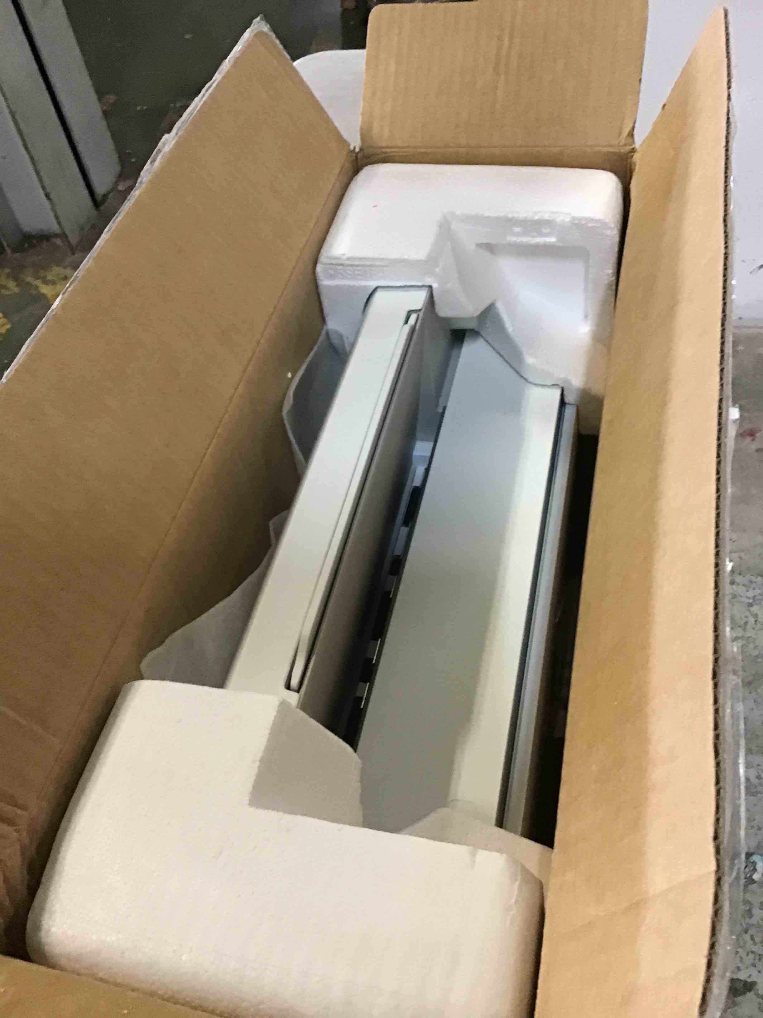 https://s3.amazonaws.com/lotting-images-prod/bidfta/RED5569670_1698869572087.jpeg
