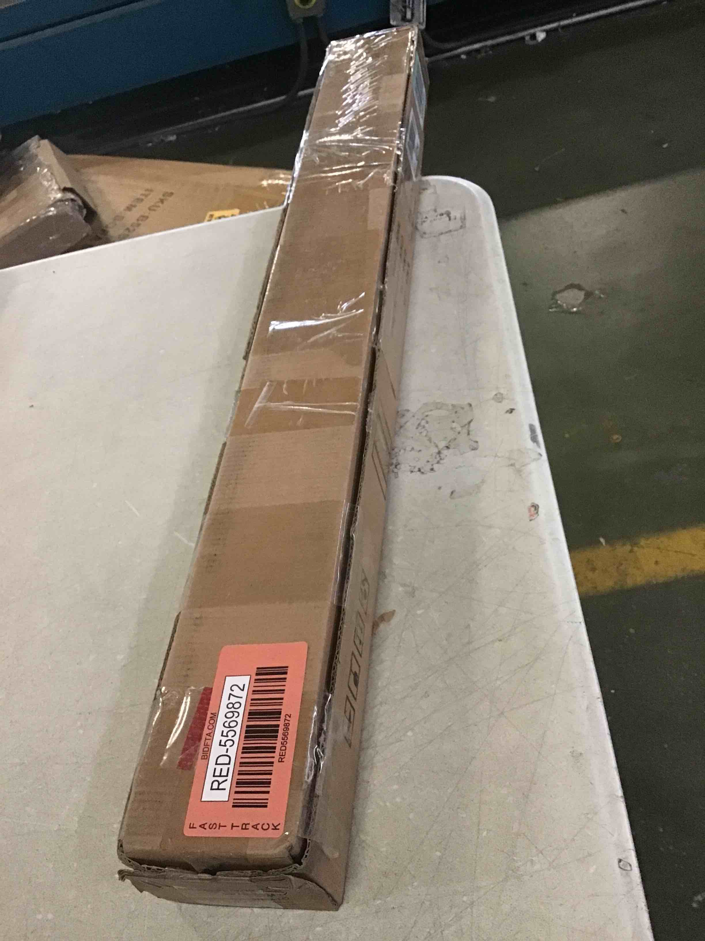 https://s3.amazonaws.com/lotting-images-prod/bidfta/RED5569872_1699017009392.jpeg