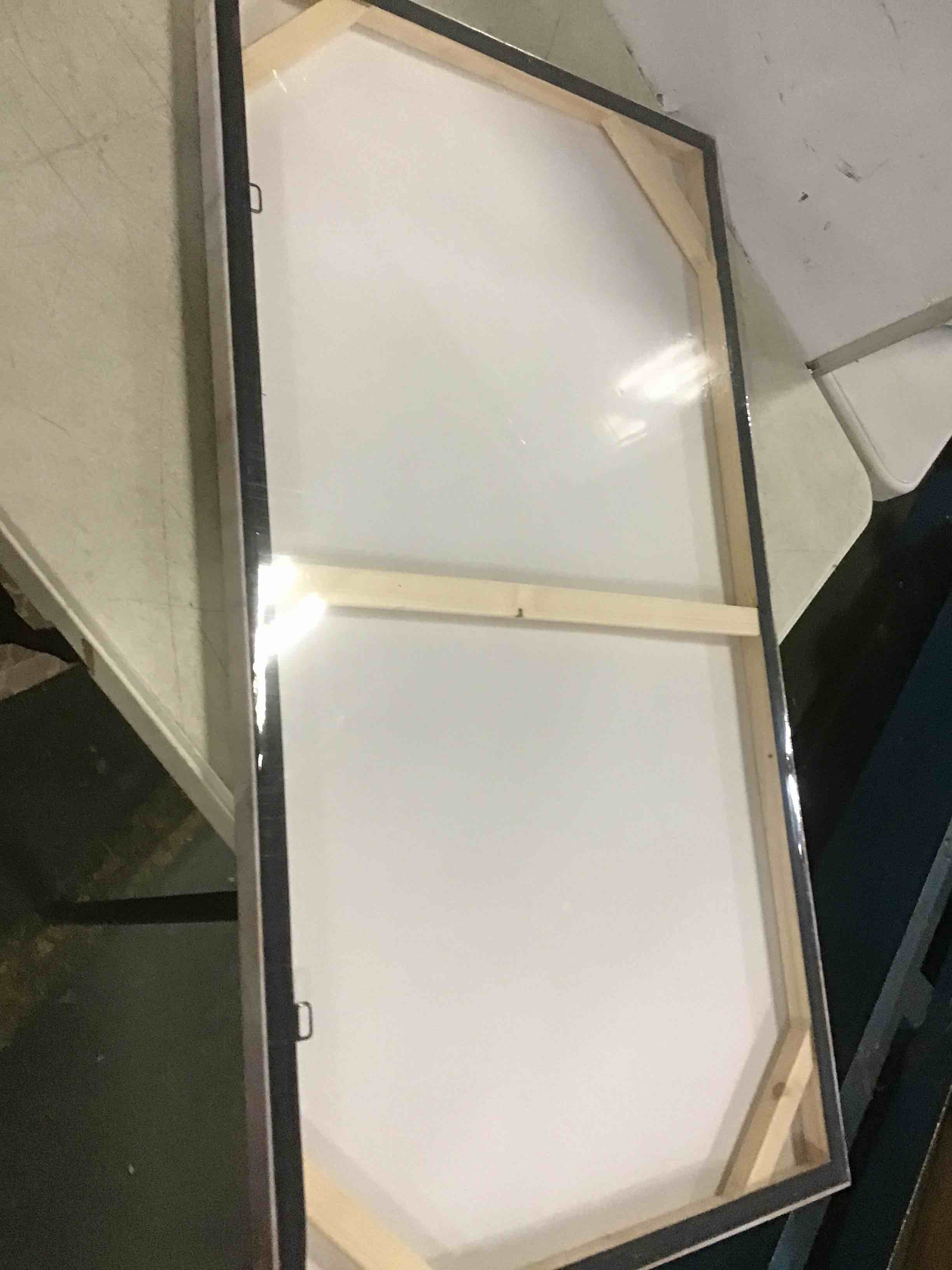 https://s3.amazonaws.com/lotting-images-prod/bidfta/RED5570040_1698153515299.jpeg