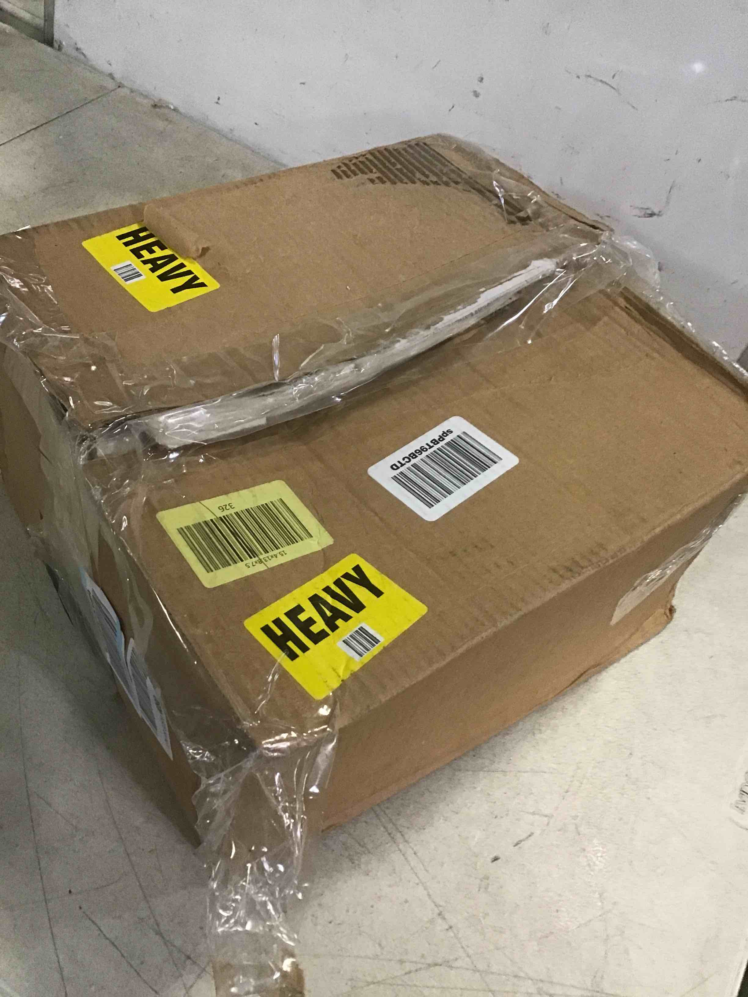 https://s3.amazonaws.com/lotting-images-prod/bidfta/RED5570180_1698172970675.jpeg