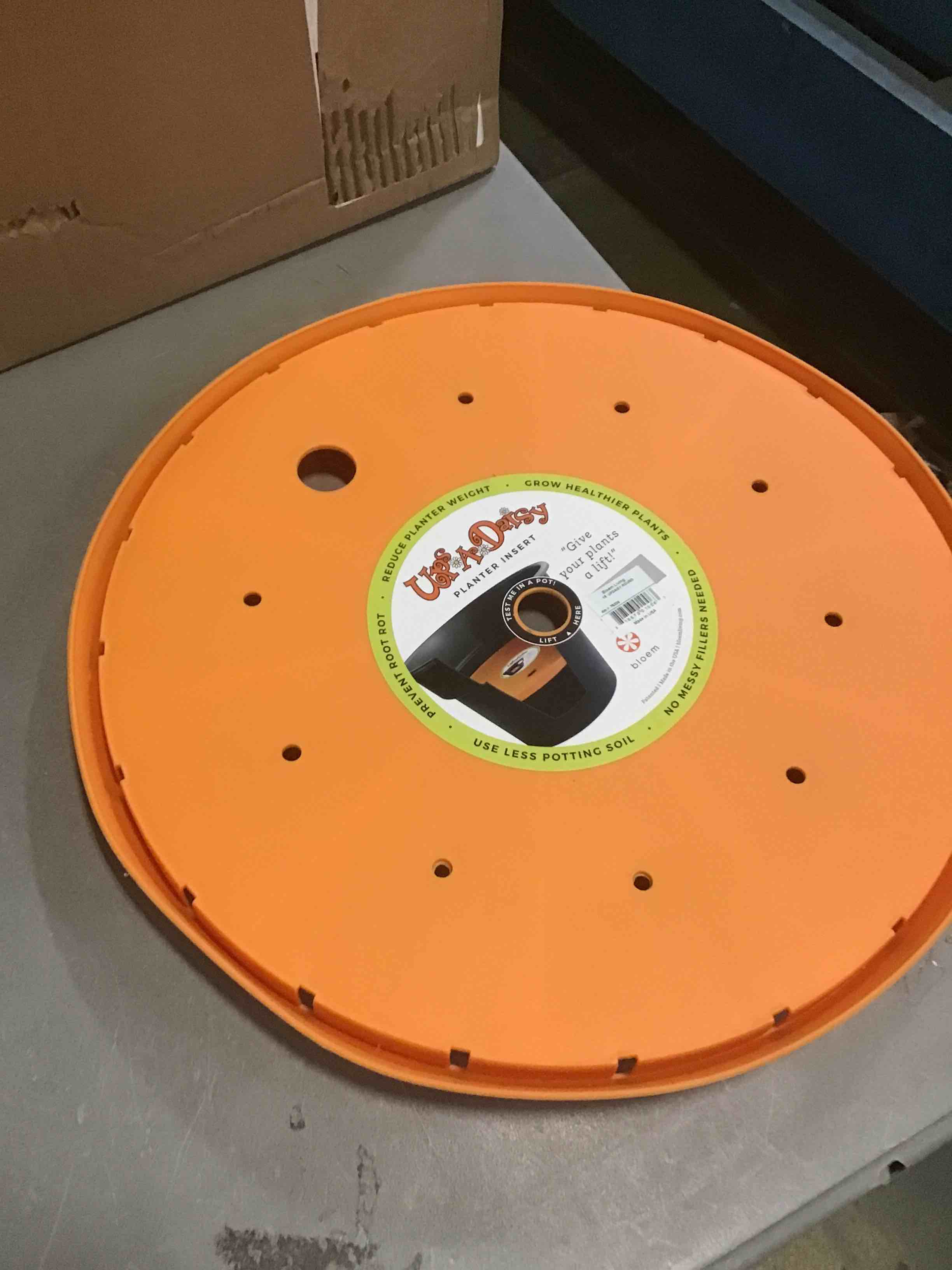 https://s3.amazonaws.com/lotting-images-prod/bidfta/RED5570452_1698326433900.jpeg