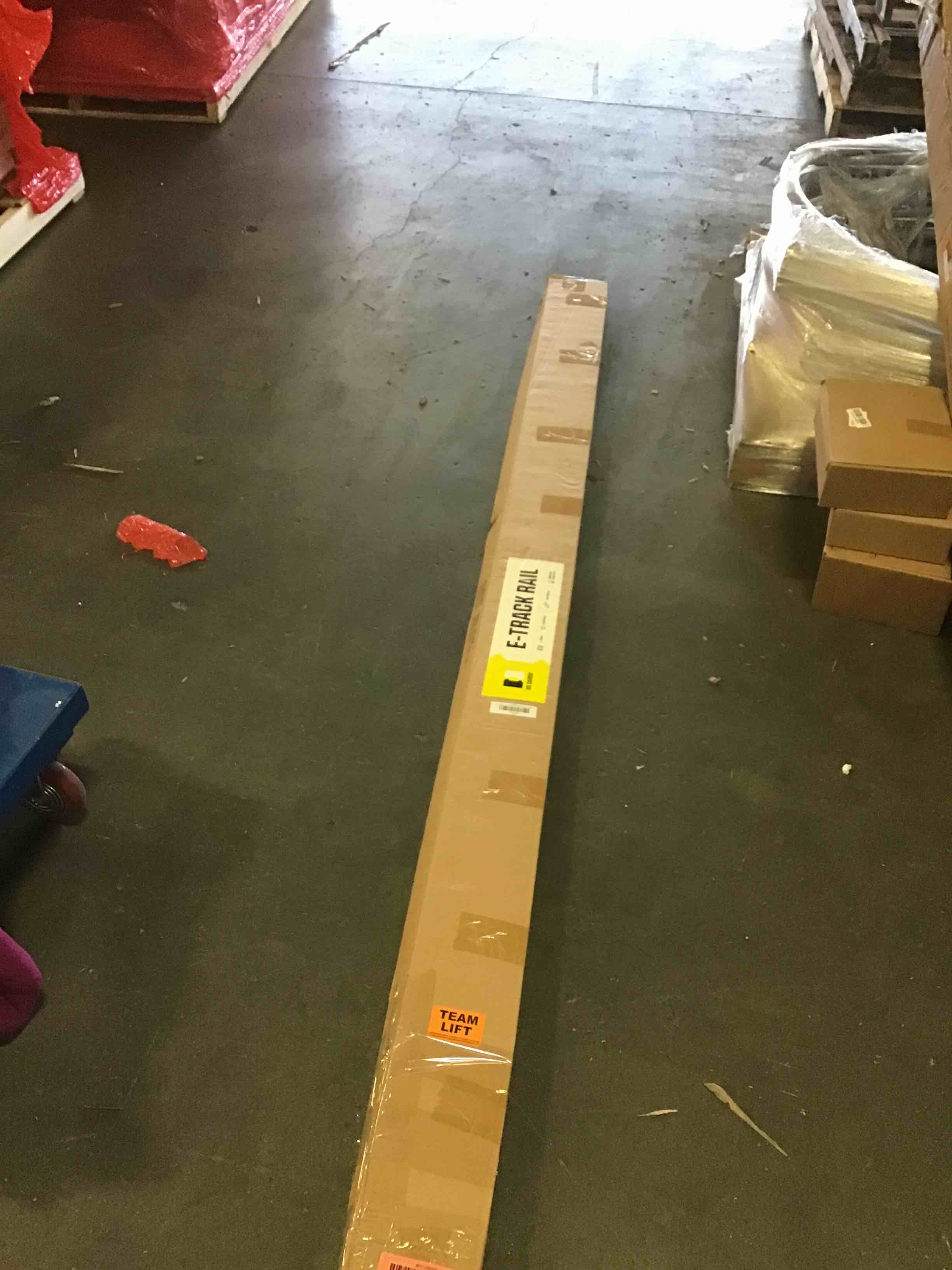 https://s3.amazonaws.com/lotting-images-prod/bidfta/RED5571129_1698763097445.jpeg