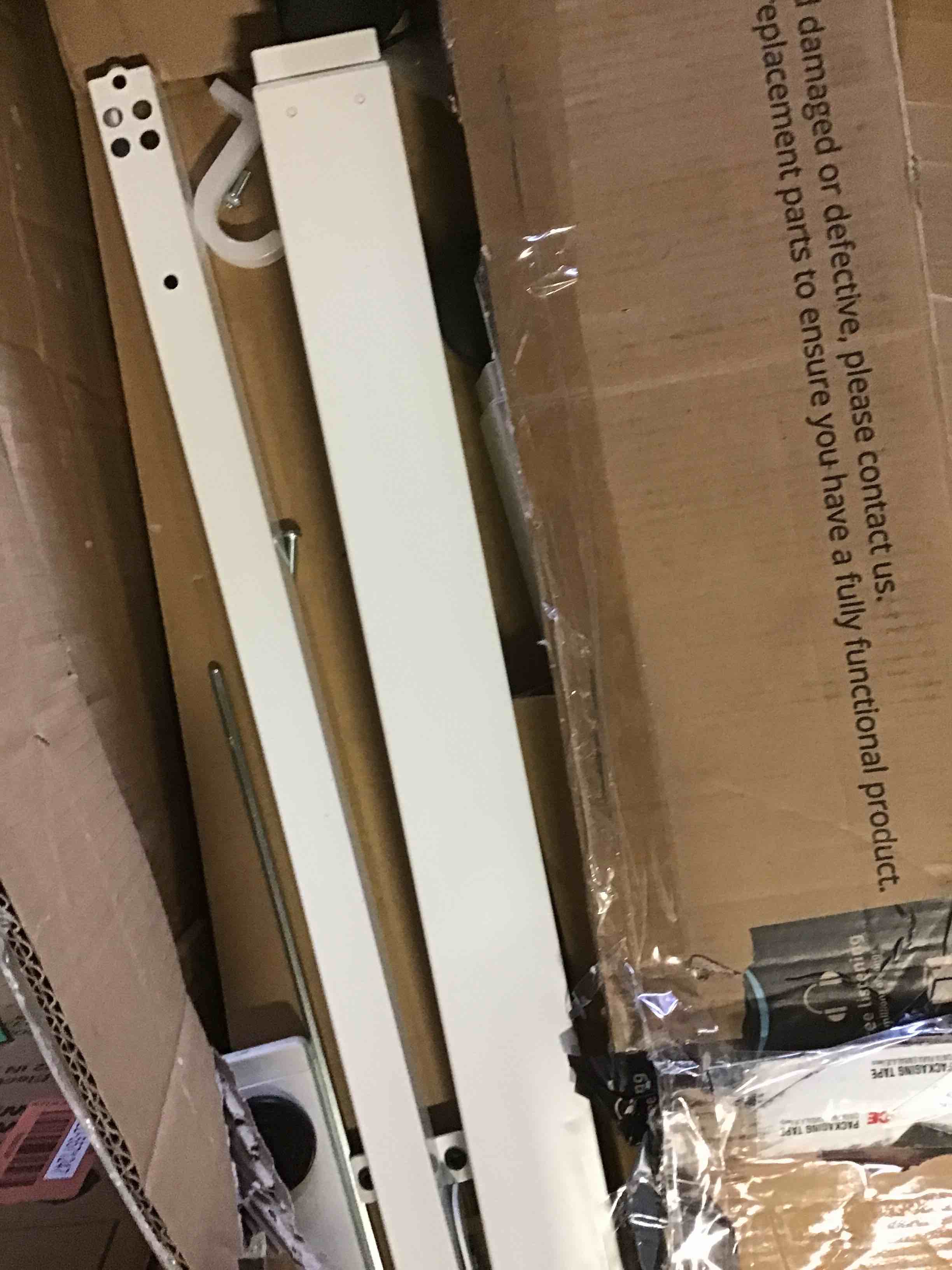https://s3.amazonaws.com/lotting-images-prod/bidfta/RED5571248_1698778600784.jpeg