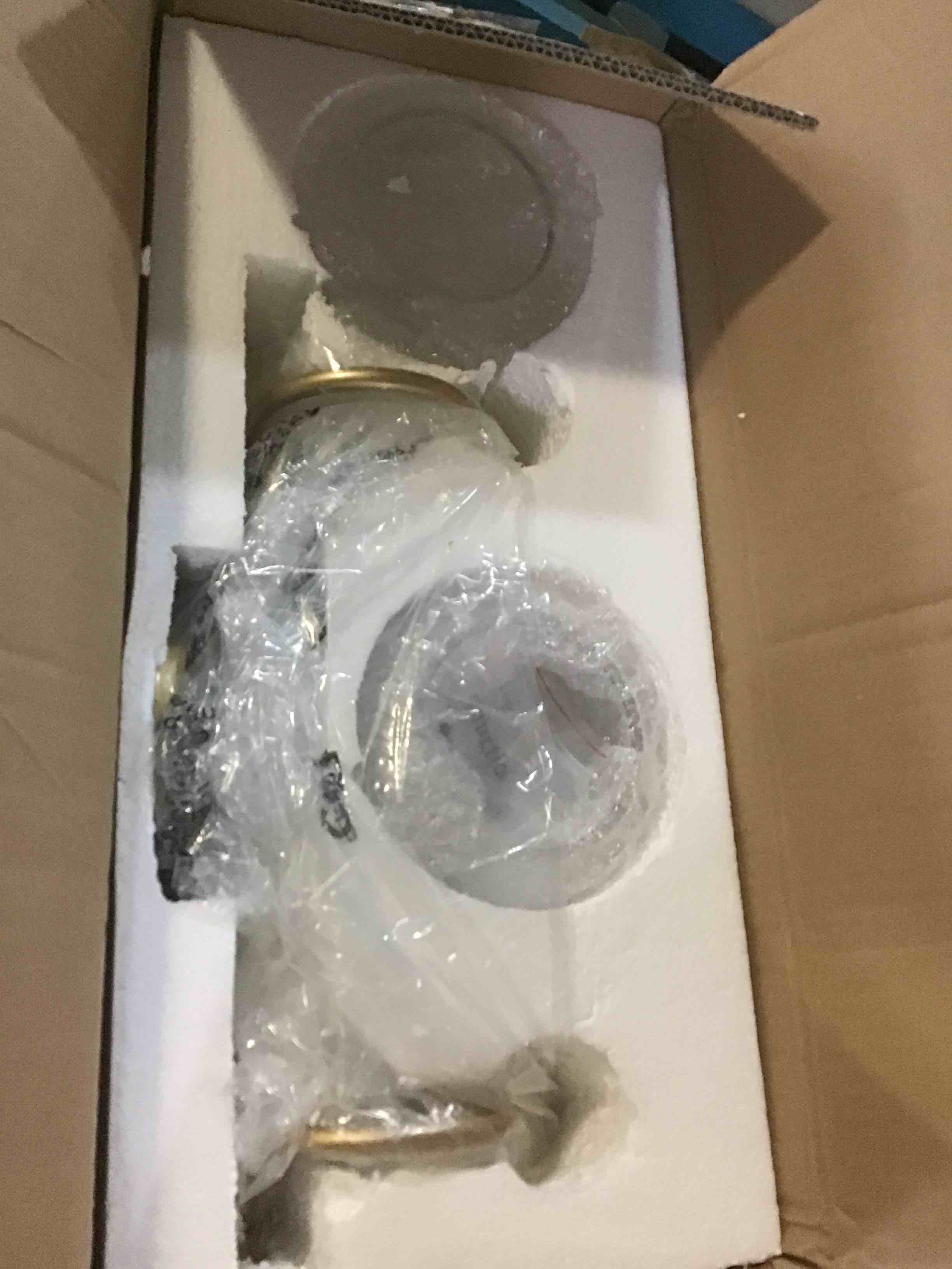 https://s3.amazonaws.com/lotting-images-prod/bidfta/RED5571361_1698852593314.jpeg