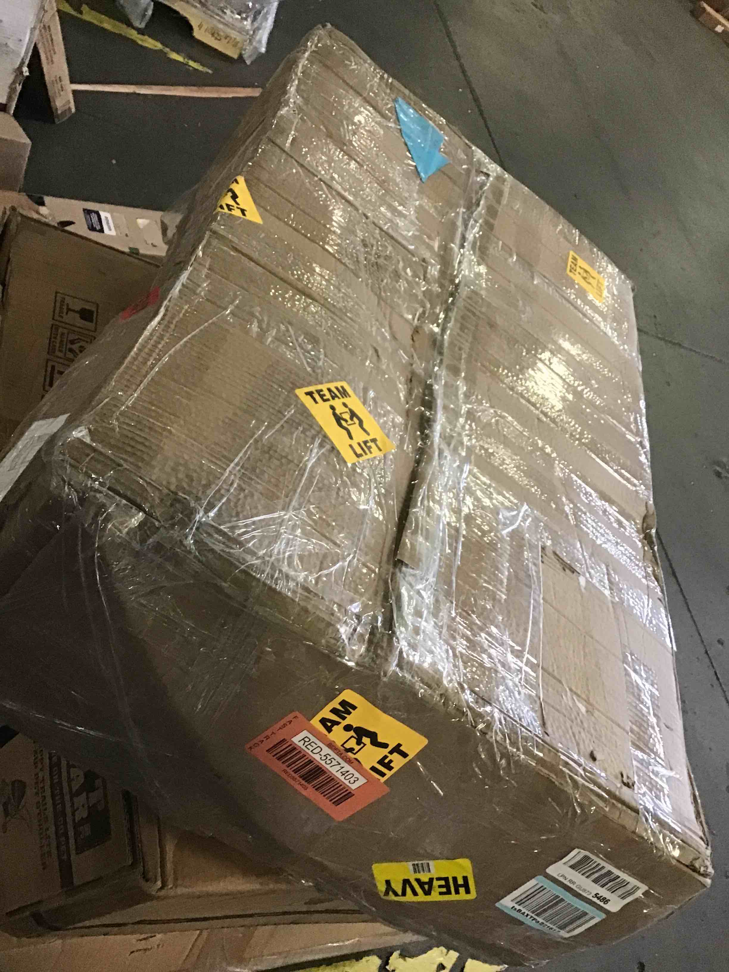 https://s3.amazonaws.com/lotting-images-prod/bidfta/RED5571403_1698858987284.jpeg