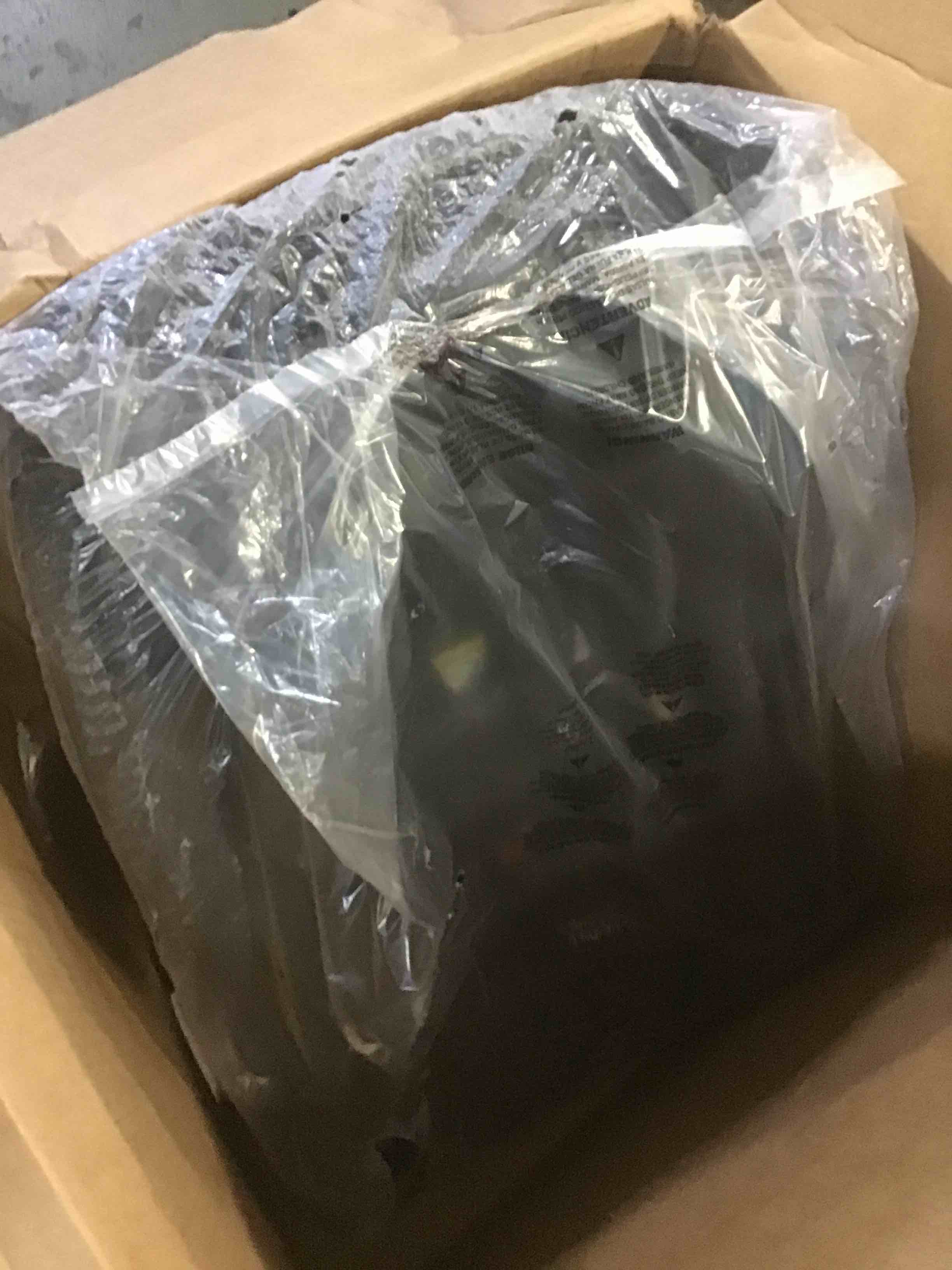 https://s3.amazonaws.com/lotting-images-prod/bidfta/RED5571413_1698860741645.jpeg