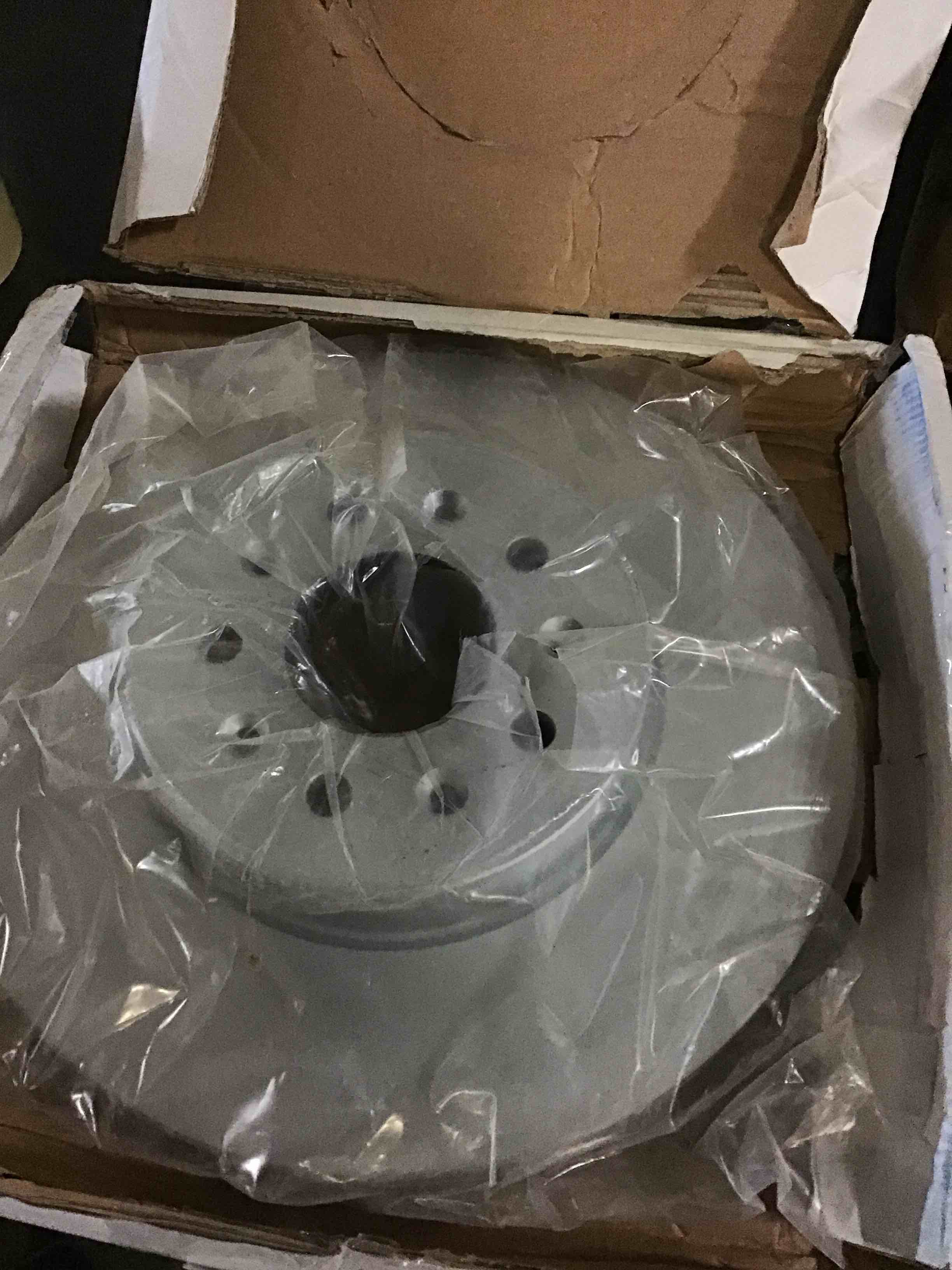 https://s3.amazonaws.com/lotting-images-prod/bidfta/RED5571672_1698152143614.jpeg