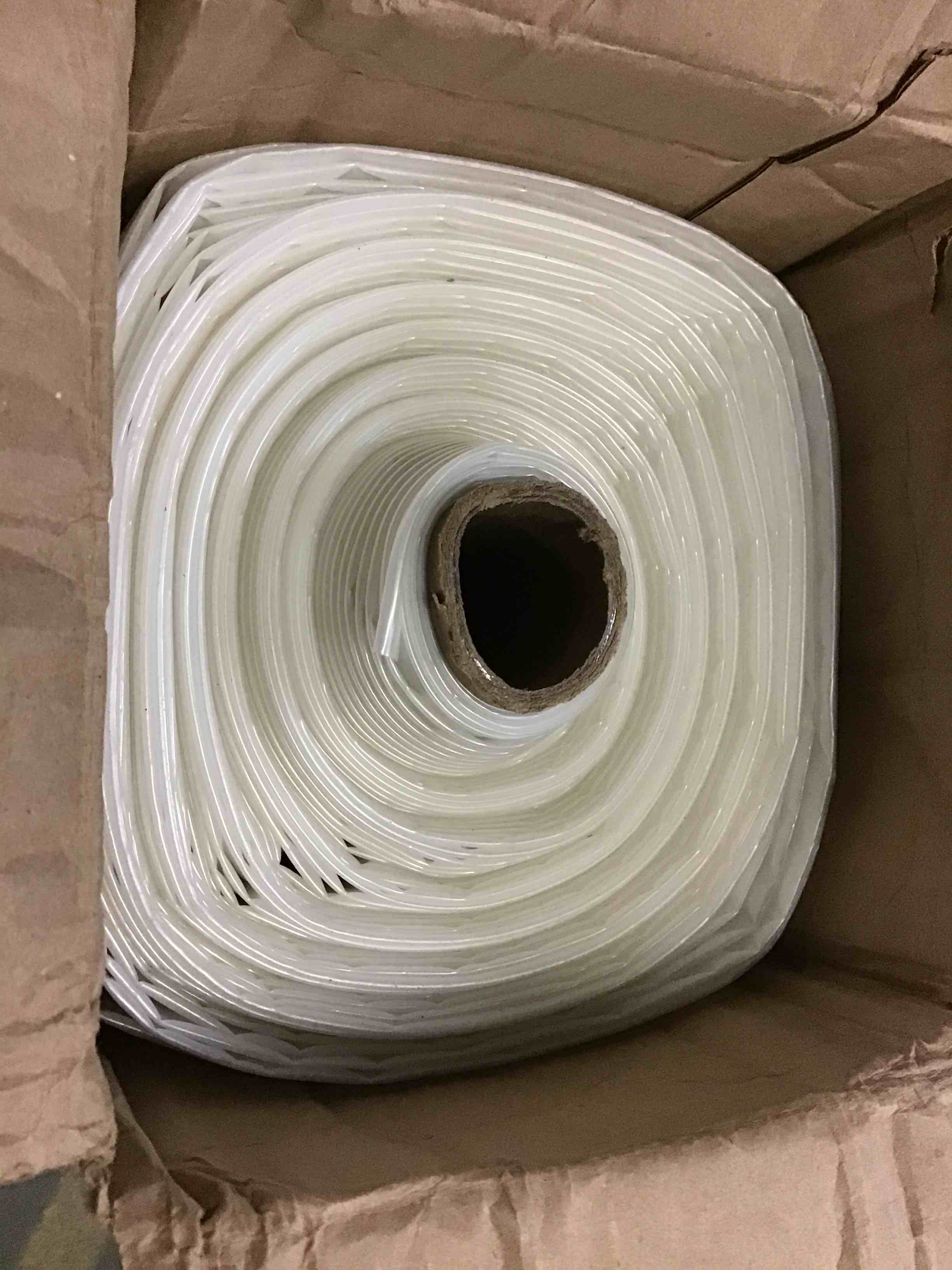 https://s3.amazonaws.com/lotting-images-prod/bidfta/RED5571768_1698244491066.jpeg