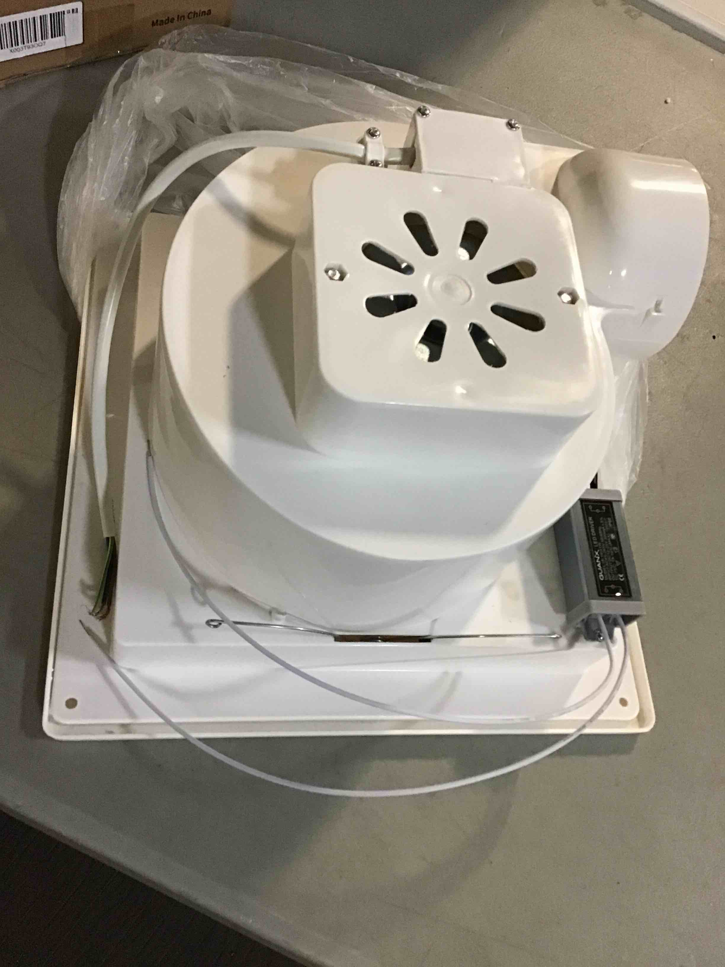 https://s3.amazonaws.com/lotting-images-prod/bidfta/RED5572198_1698671072983.jpeg