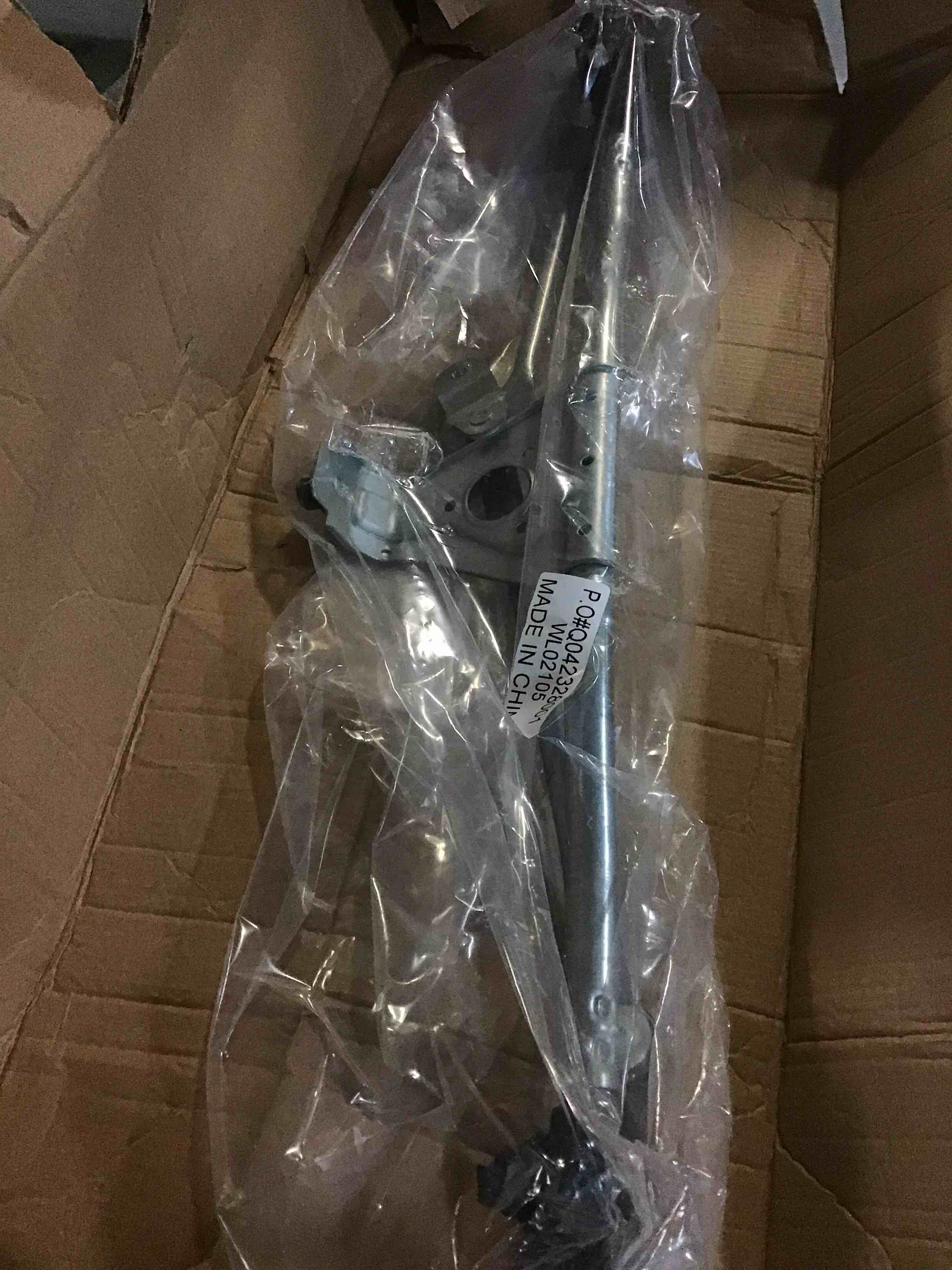 https://s3.amazonaws.com/lotting-images-prod/bidfta/RED5572348_1698695591521.jpeg