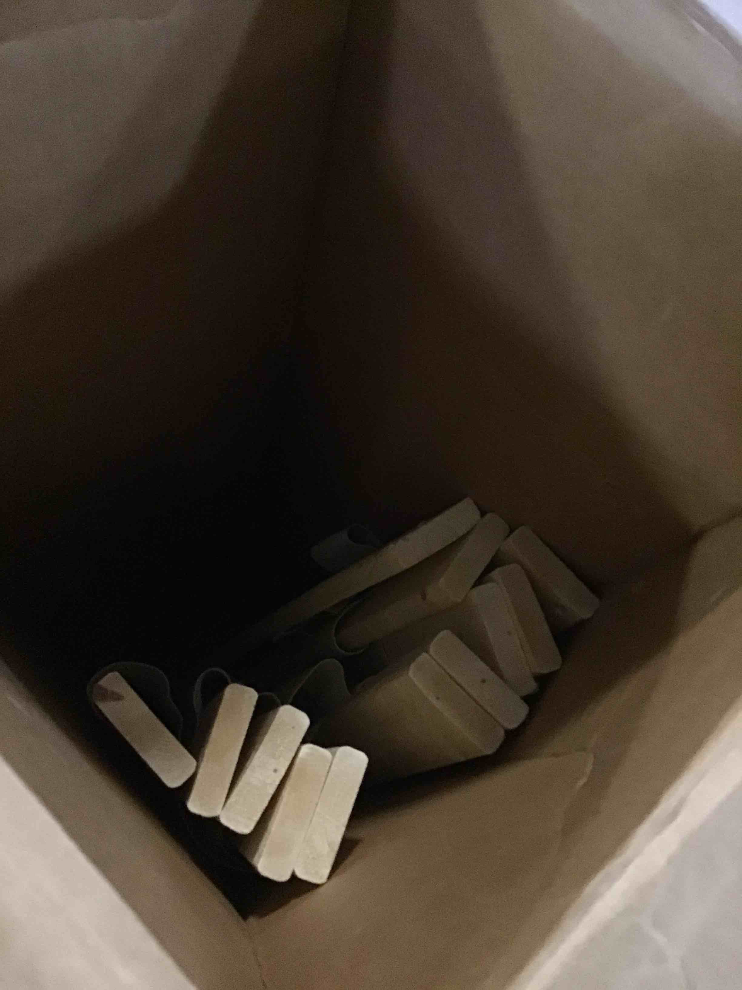 https://s3.amazonaws.com/lotting-images-prod/bidfta/RED5572419_1698762510166.jpeg