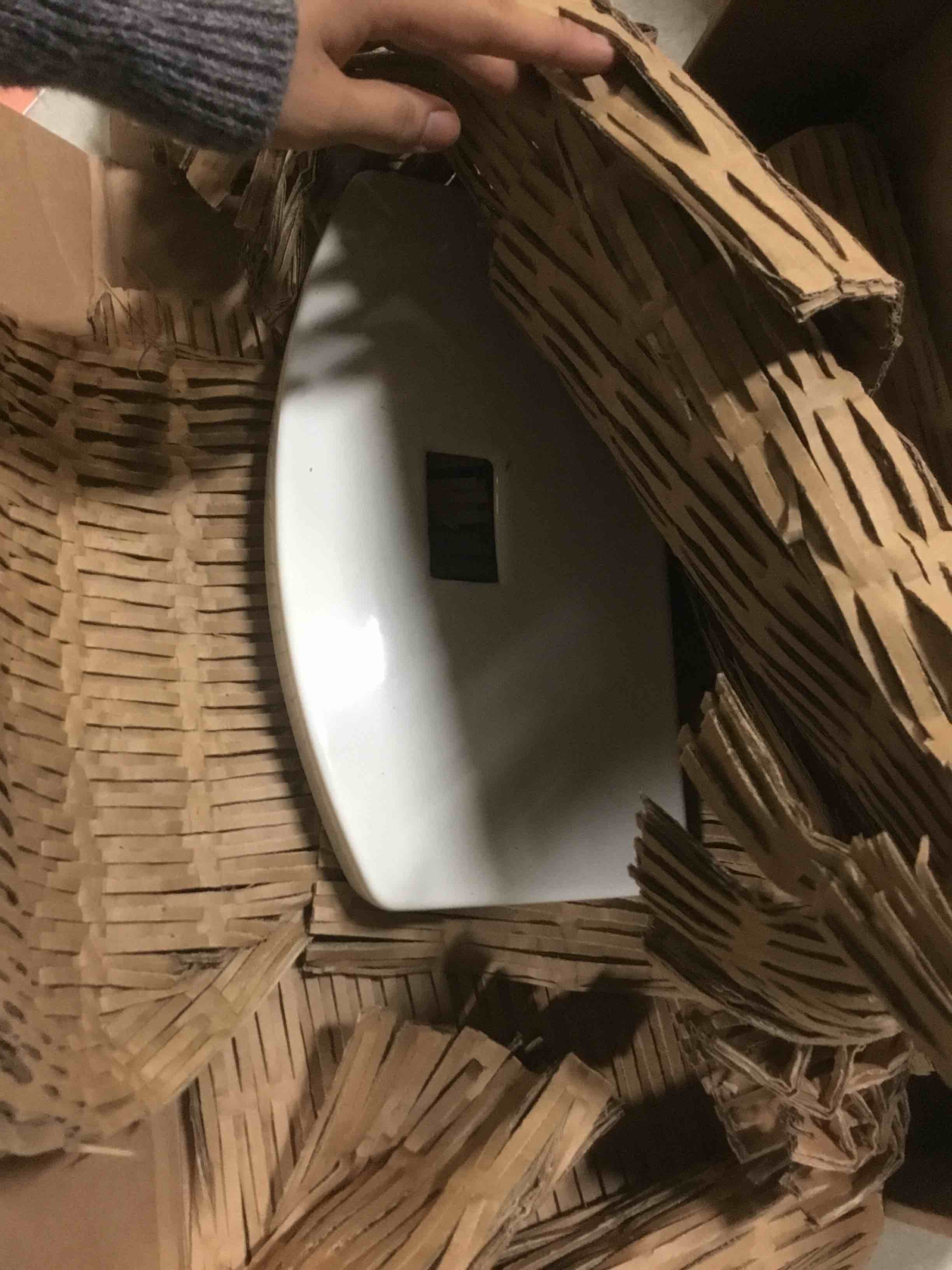 https://s3.amazonaws.com/lotting-images-prod/bidfta/RED5573296_1698669072783.jpeg