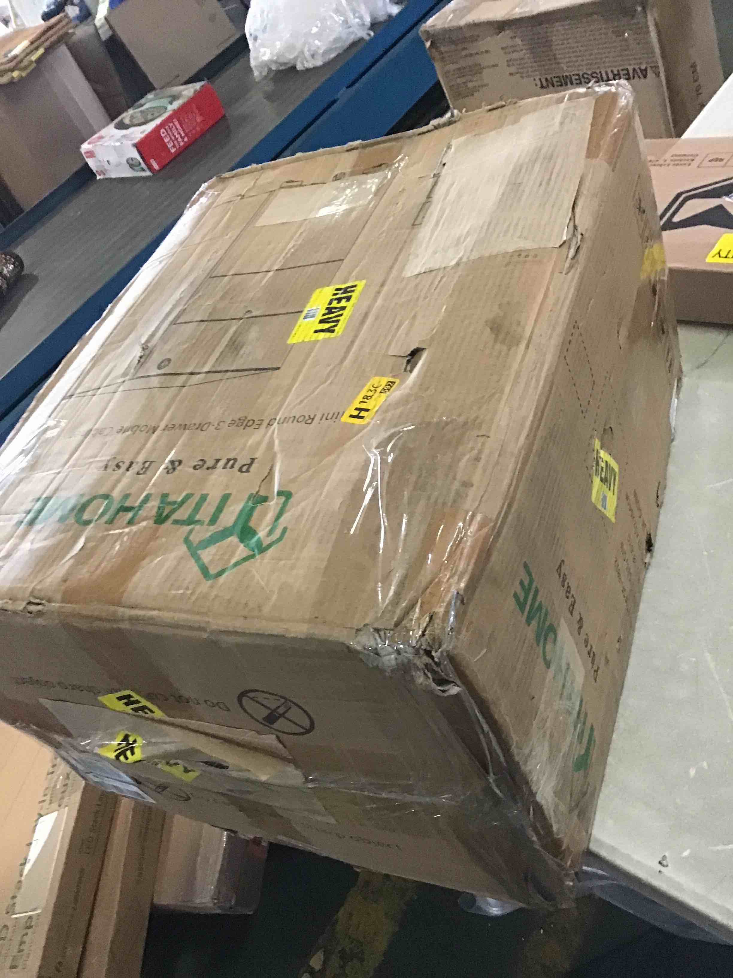 https://s3.amazonaws.com/lotting-images-prod/bidfta/RED5573428_1699017556669.jpeg