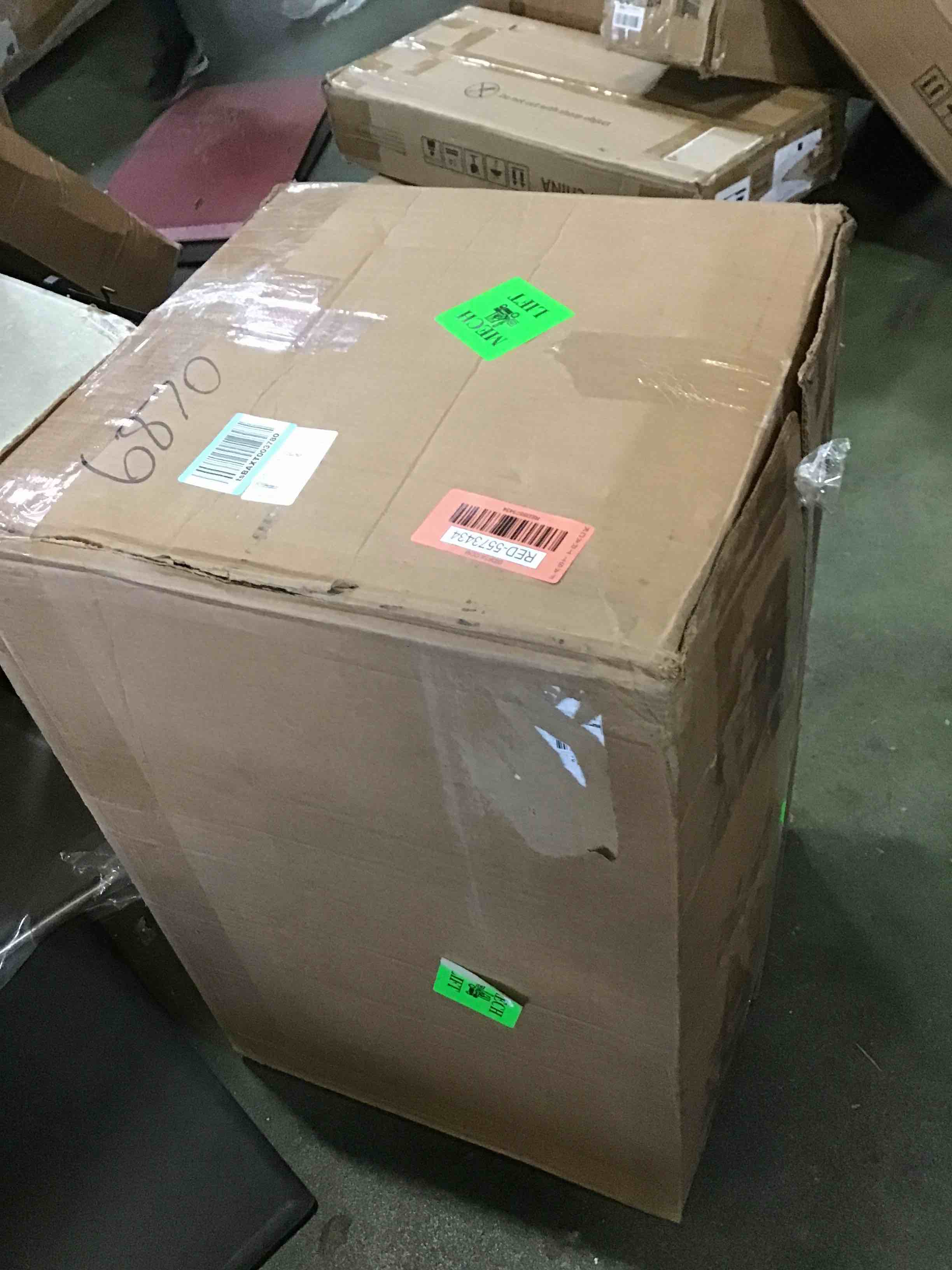 https://s3.amazonaws.com/lotting-images-prod/bidfta/RED5573434_1699019062168.jpeg