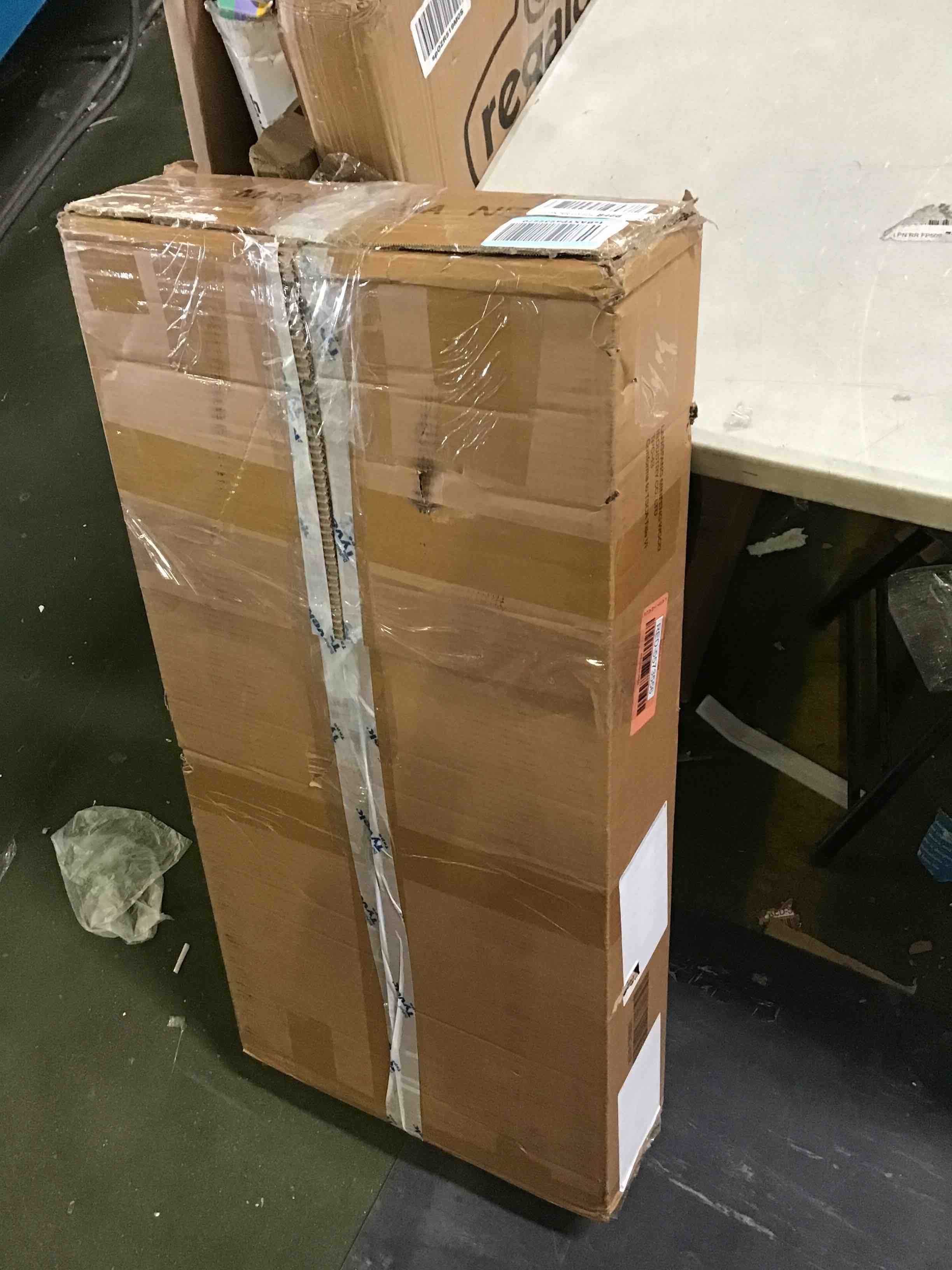 https://s3.amazonaws.com/lotting-images-prod/bidfta/RED5573556_1699373584628.jpeg