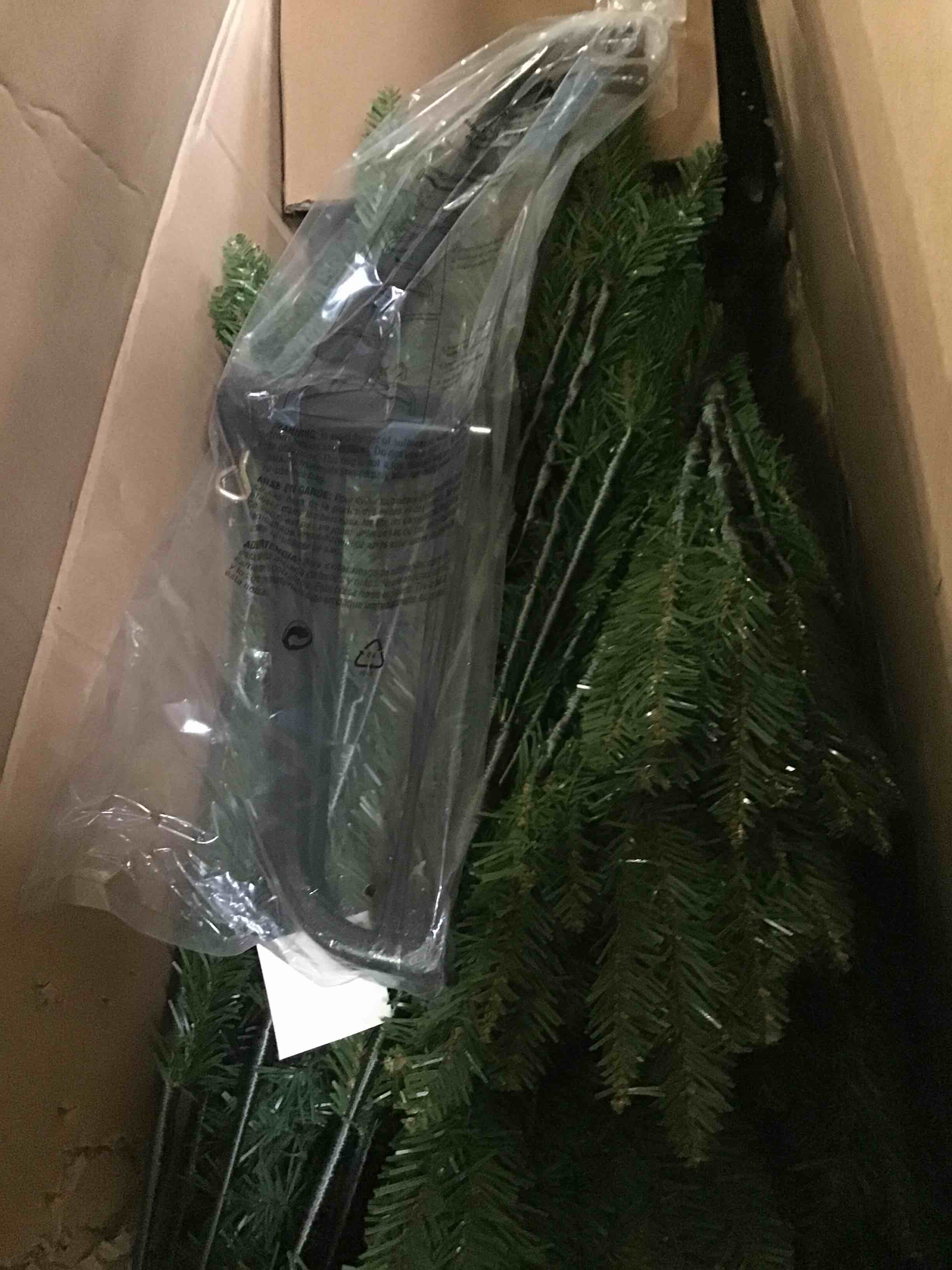 https://s3.amazonaws.com/lotting-images-prod/bidfta/RED5573654_1699391323644.jpeg