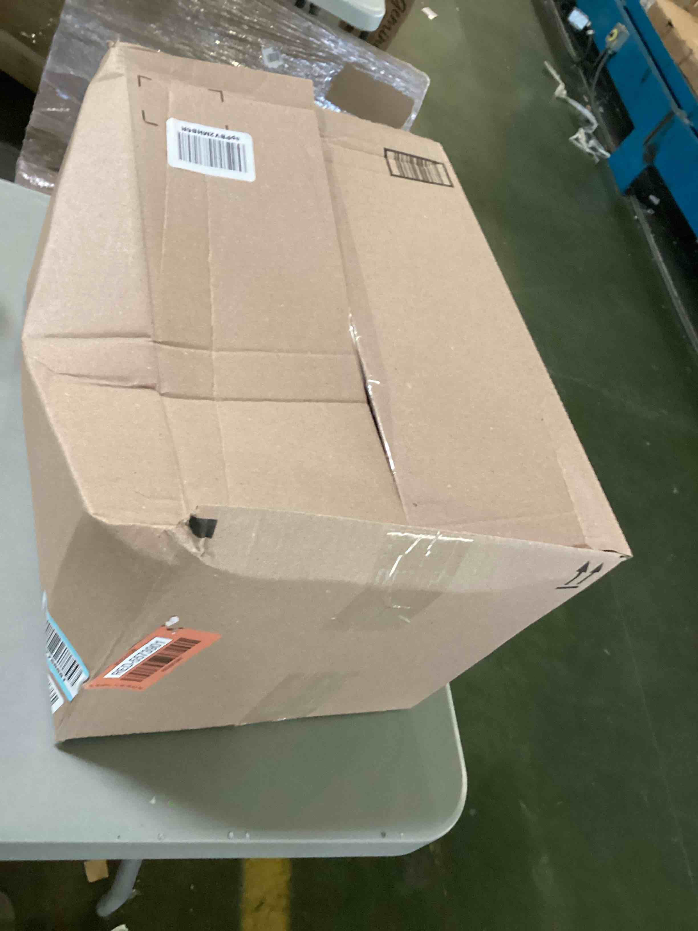 https://s3.amazonaws.com/lotting-images-prod/bidfta/RED5573901_1699562310765.jpeg