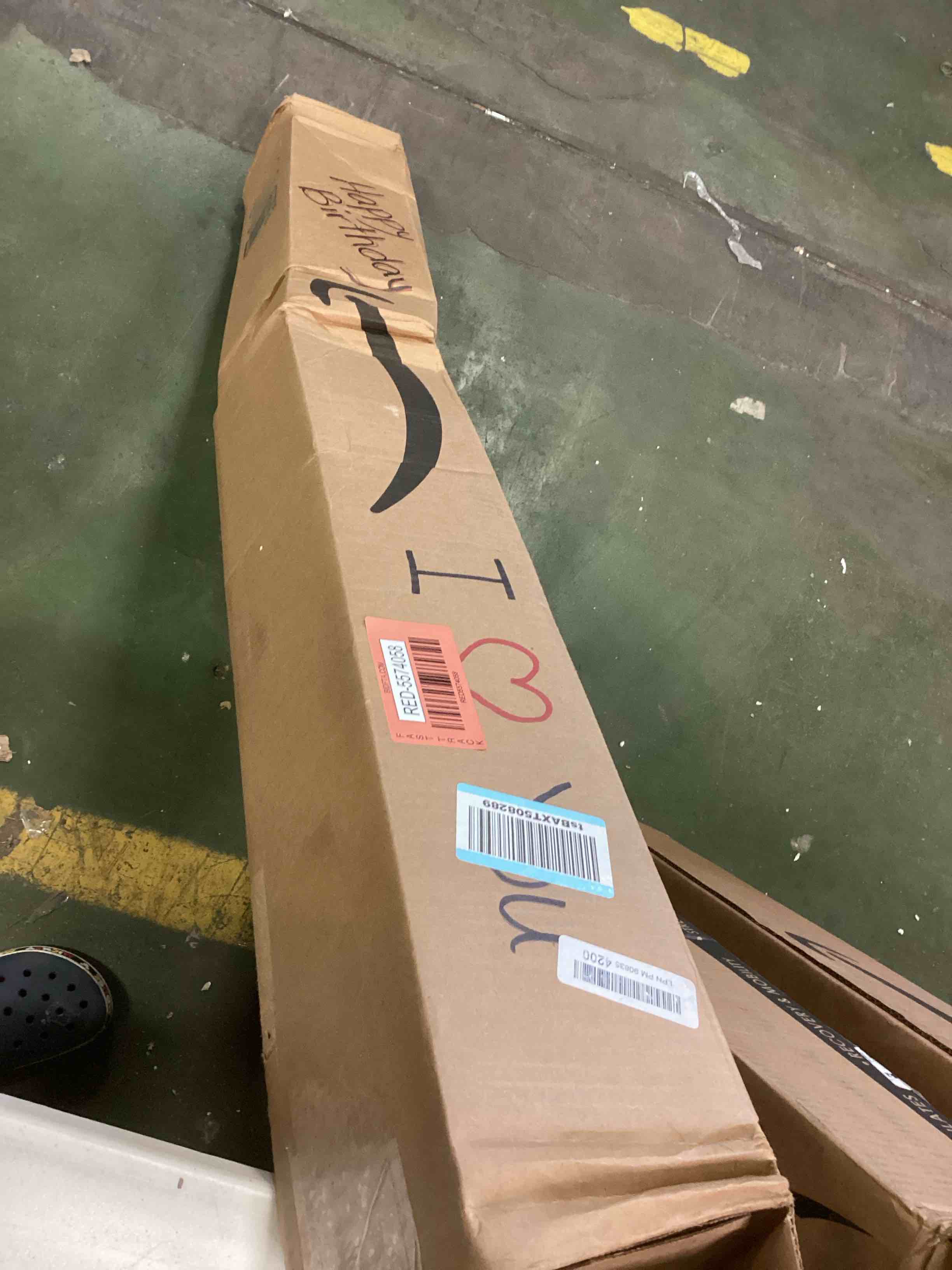 https://s3.amazonaws.com/lotting-images-prod/bidfta/RED5574058_1699640691208.jpeg
