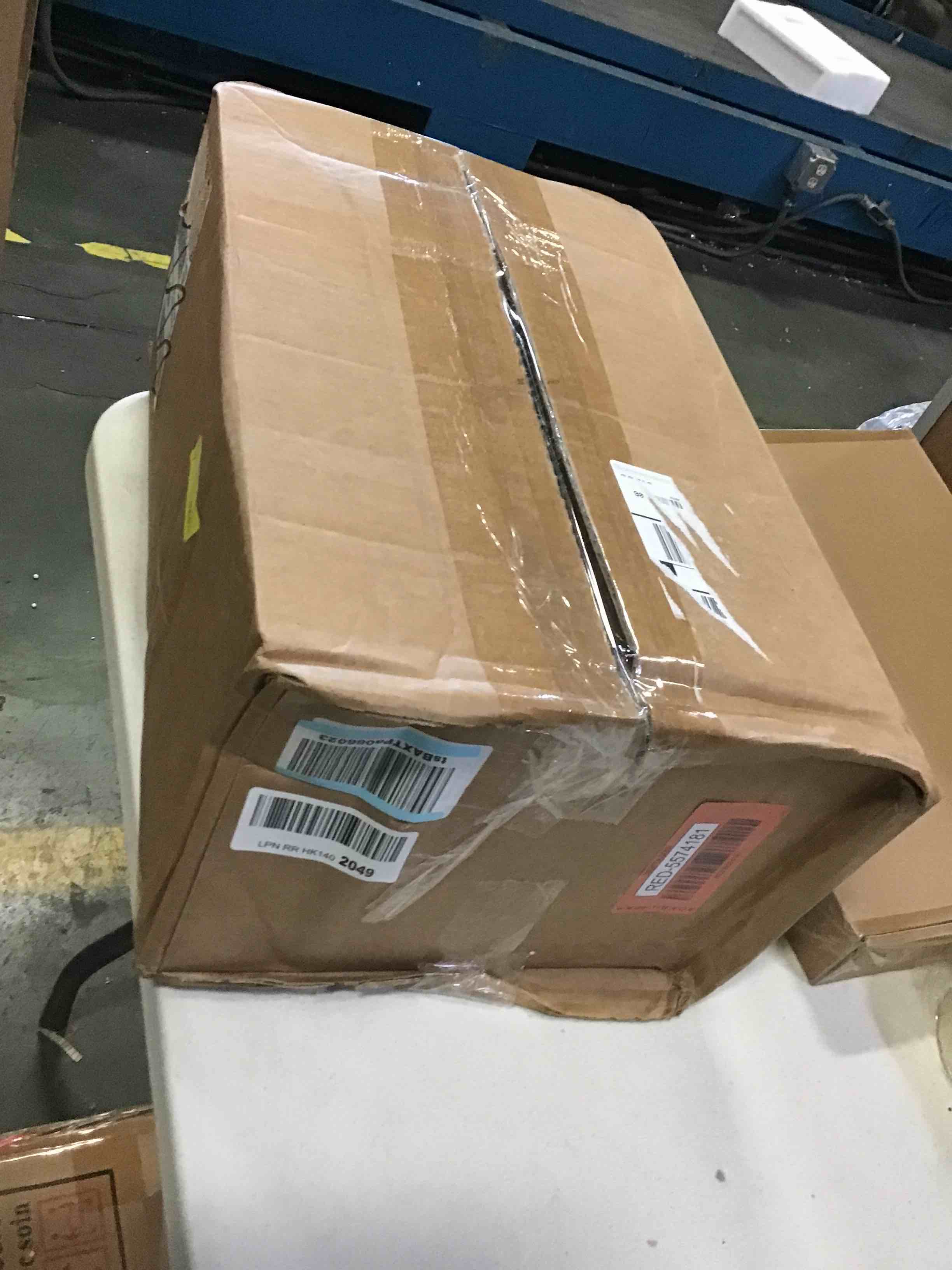 https://s3.amazonaws.com/lotting-images-prod/bidfta/RED5574181_1699903888103.jpeg