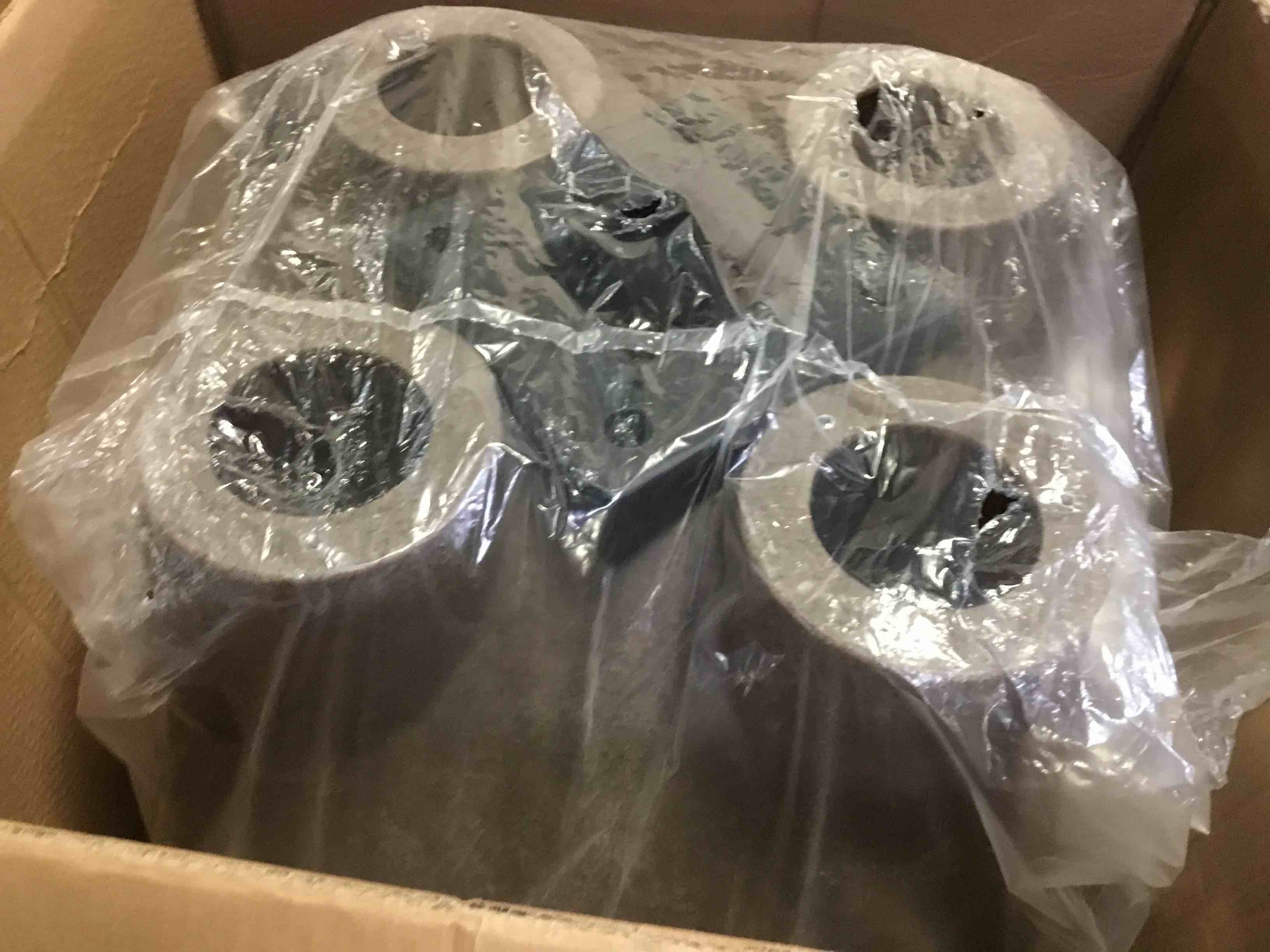 https://s3.amazonaws.com/lotting-images-prod/bidfta/RED5574579_1699287656586.jpeg