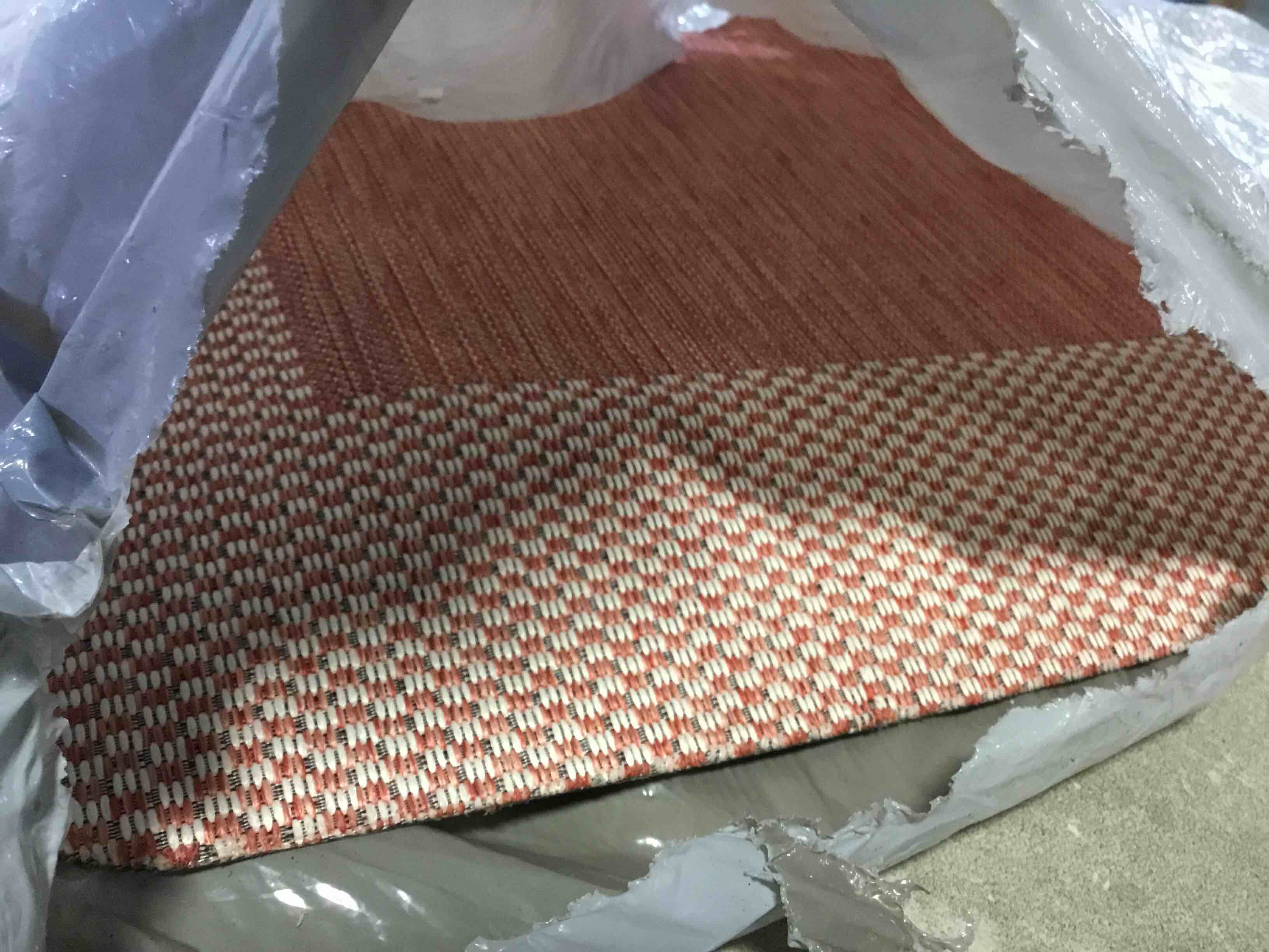 https://s3.amazonaws.com/lotting-images-prod/bidfta/RED5574583_1699288376389.jpeg