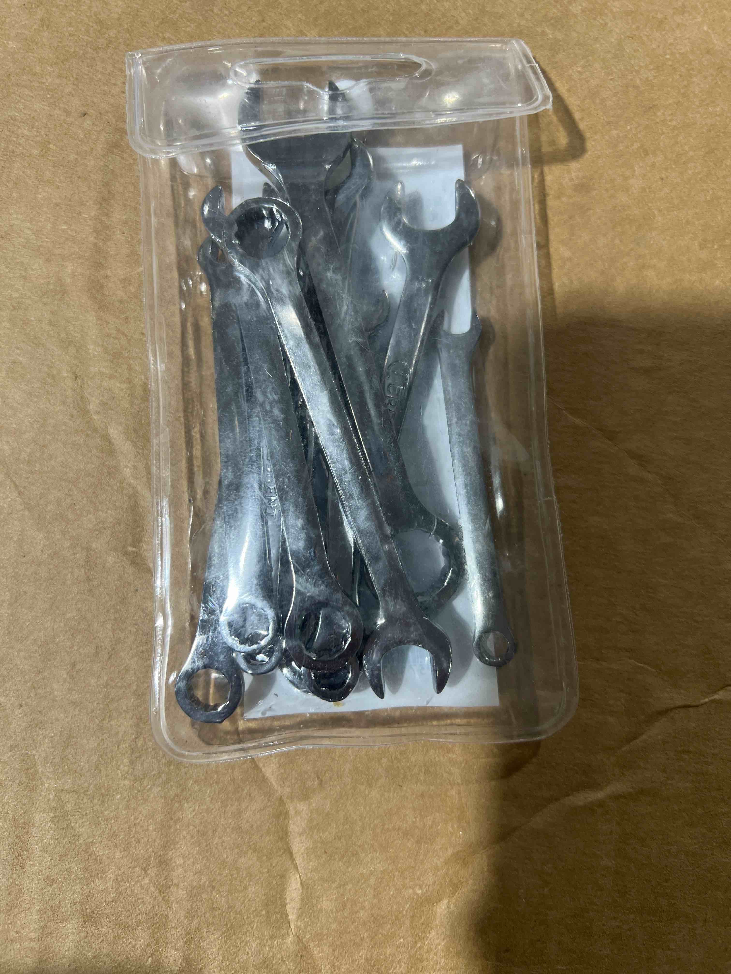 https://s3.amazonaws.com/lotting-images-prod/bidfta/RED5577727_1704923477615.jpeg