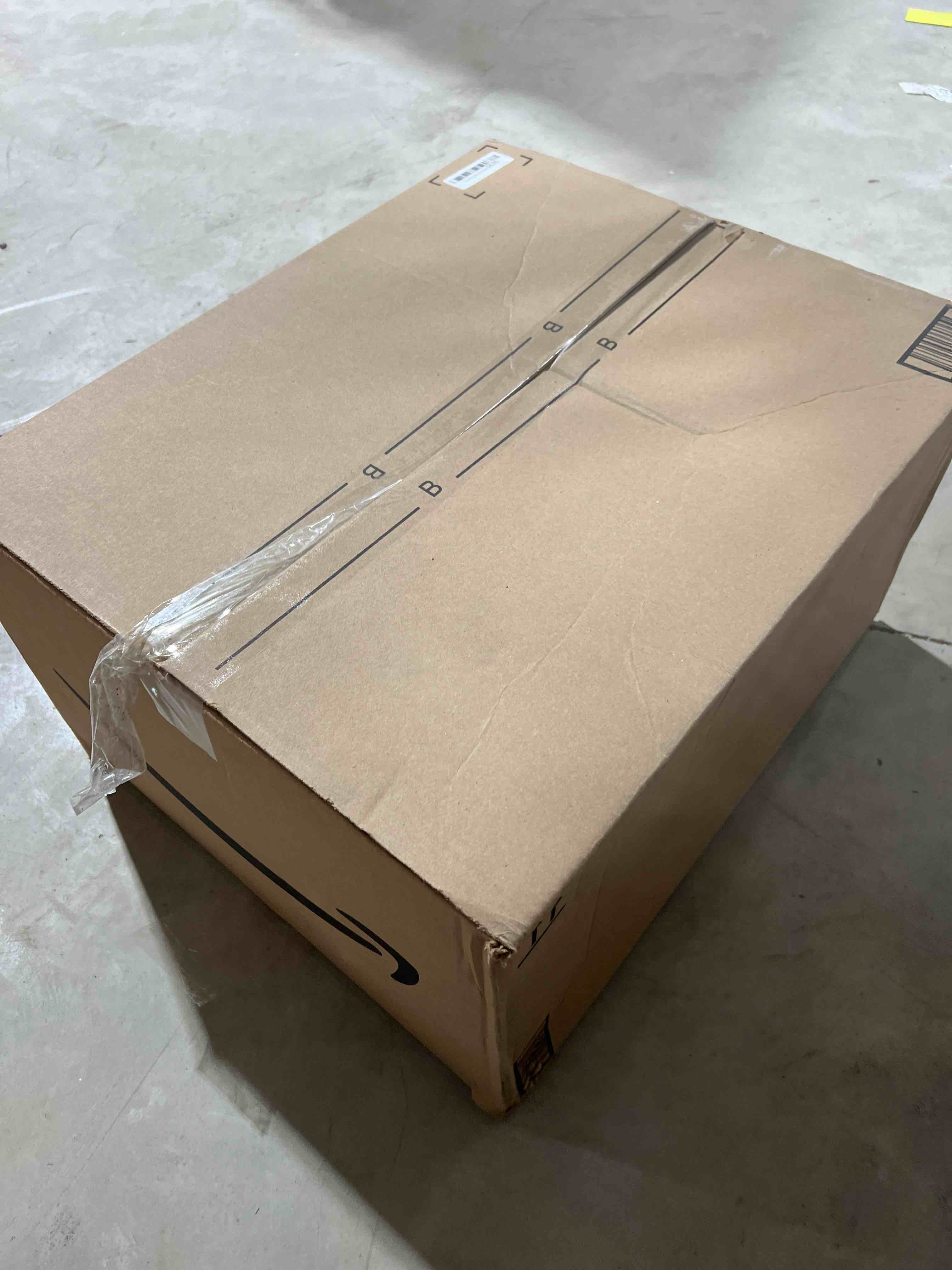 https://s3.amazonaws.com/lotting-images-prod/bidfta/RED5577991_1706578370522.jpeg