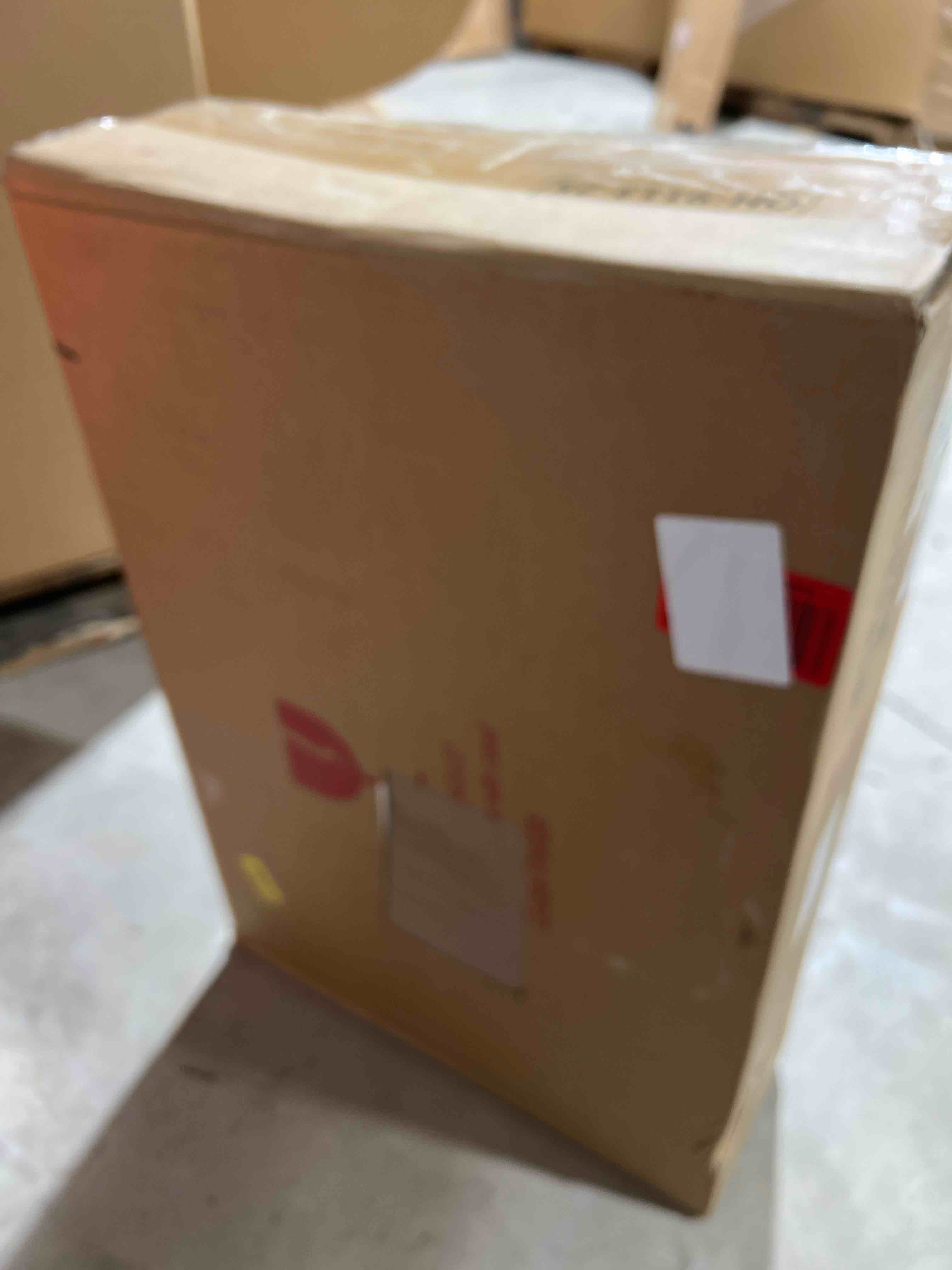 https://s3.amazonaws.com/lotting-images-prod/bidfta/RED5577993_1706579920562.jpeg