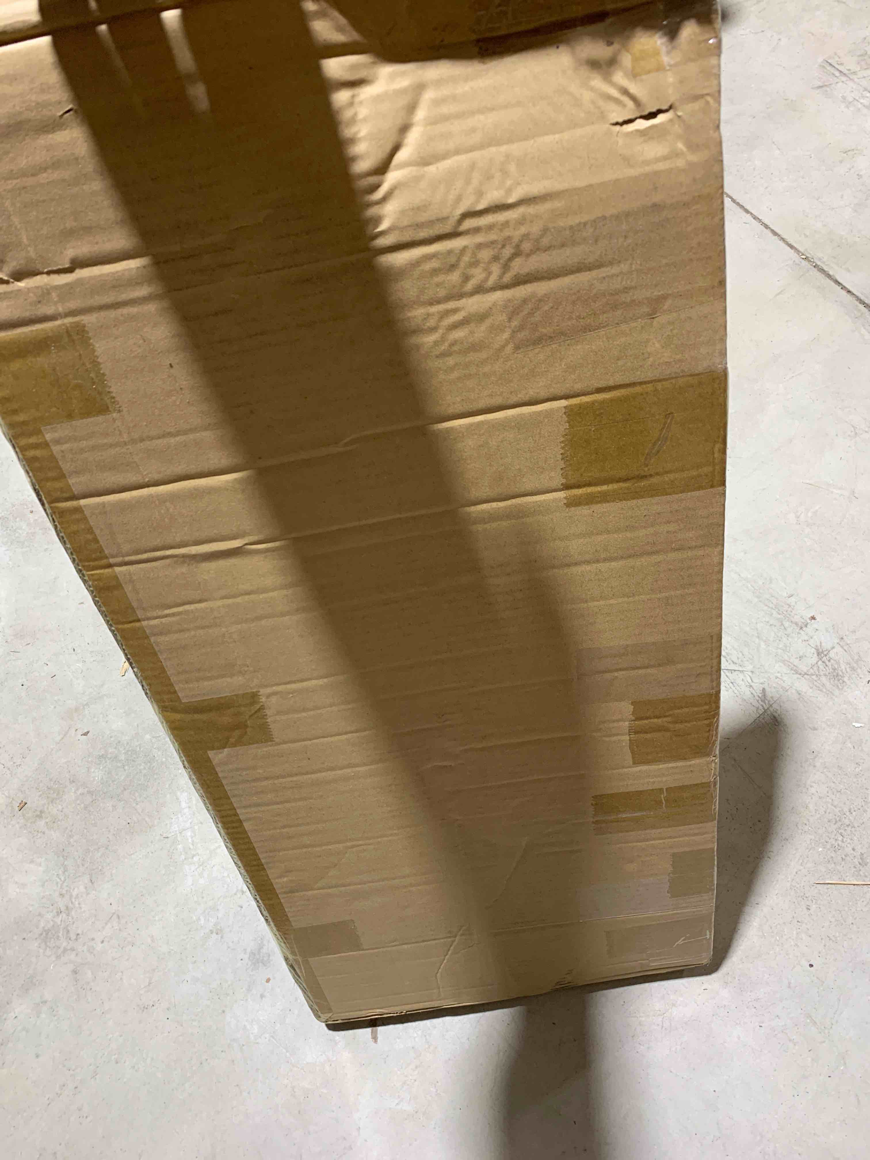 https://s3.amazonaws.com/lotting-images-prod/bidfta/RED5578018_1706655479151.jpeg